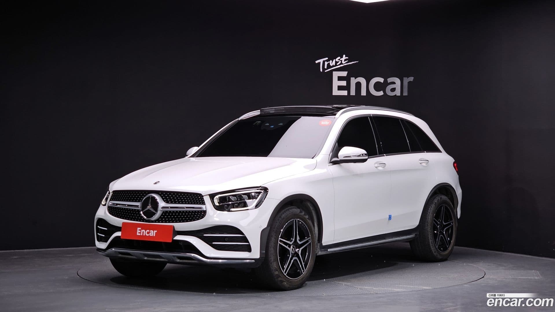 Main__Slider__Photo:GLC-Class Mercedes-Benz 2022.10-0