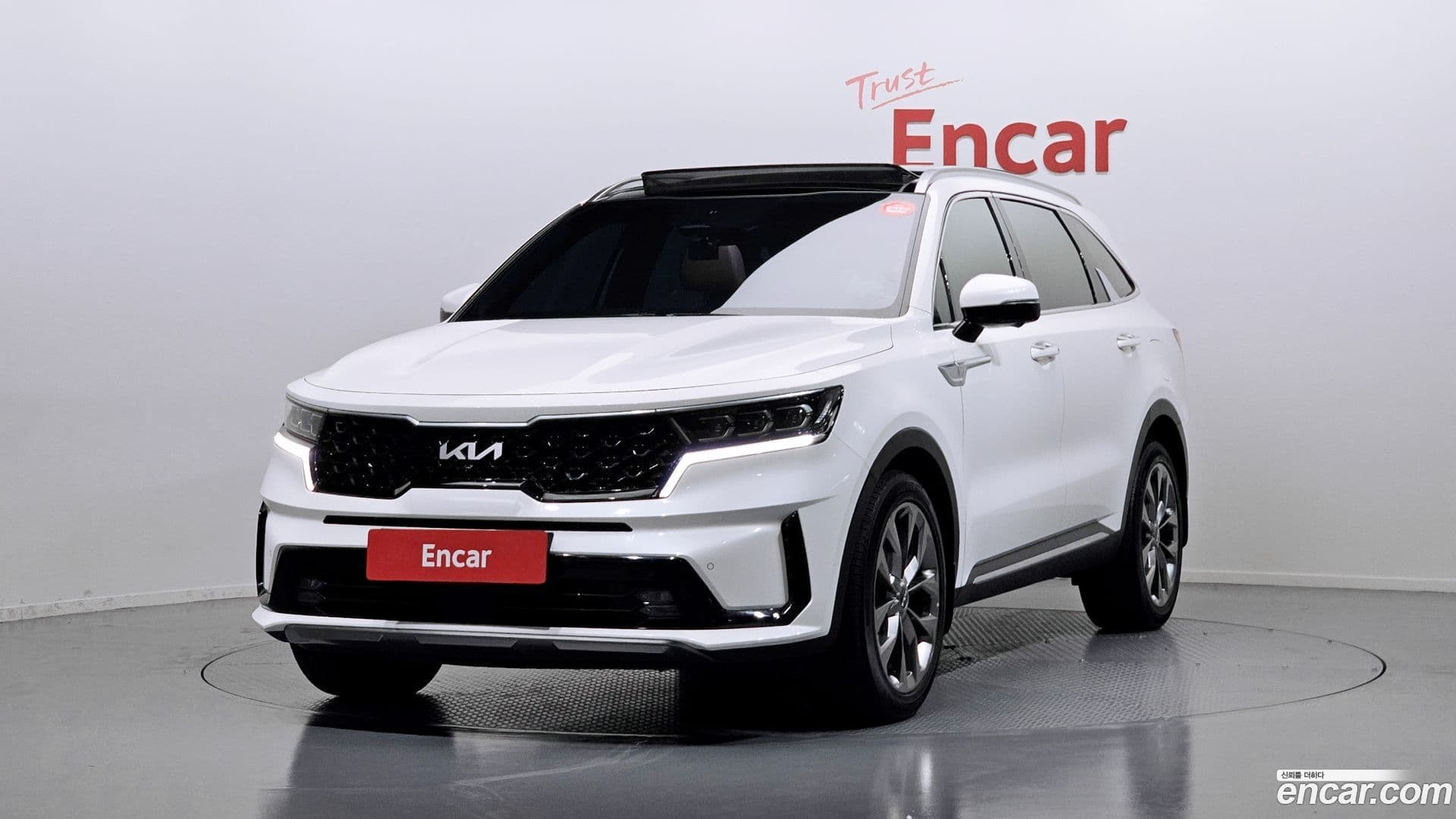 Main__Slider__Photo:Sorento Kia 2021.6-0