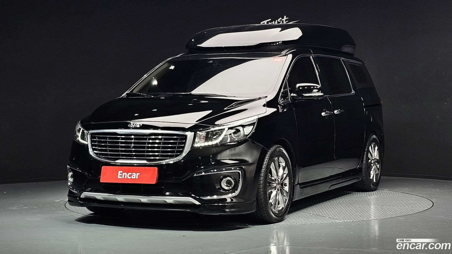 Main__Slider__Photo:Canival Kia 2017.1-0