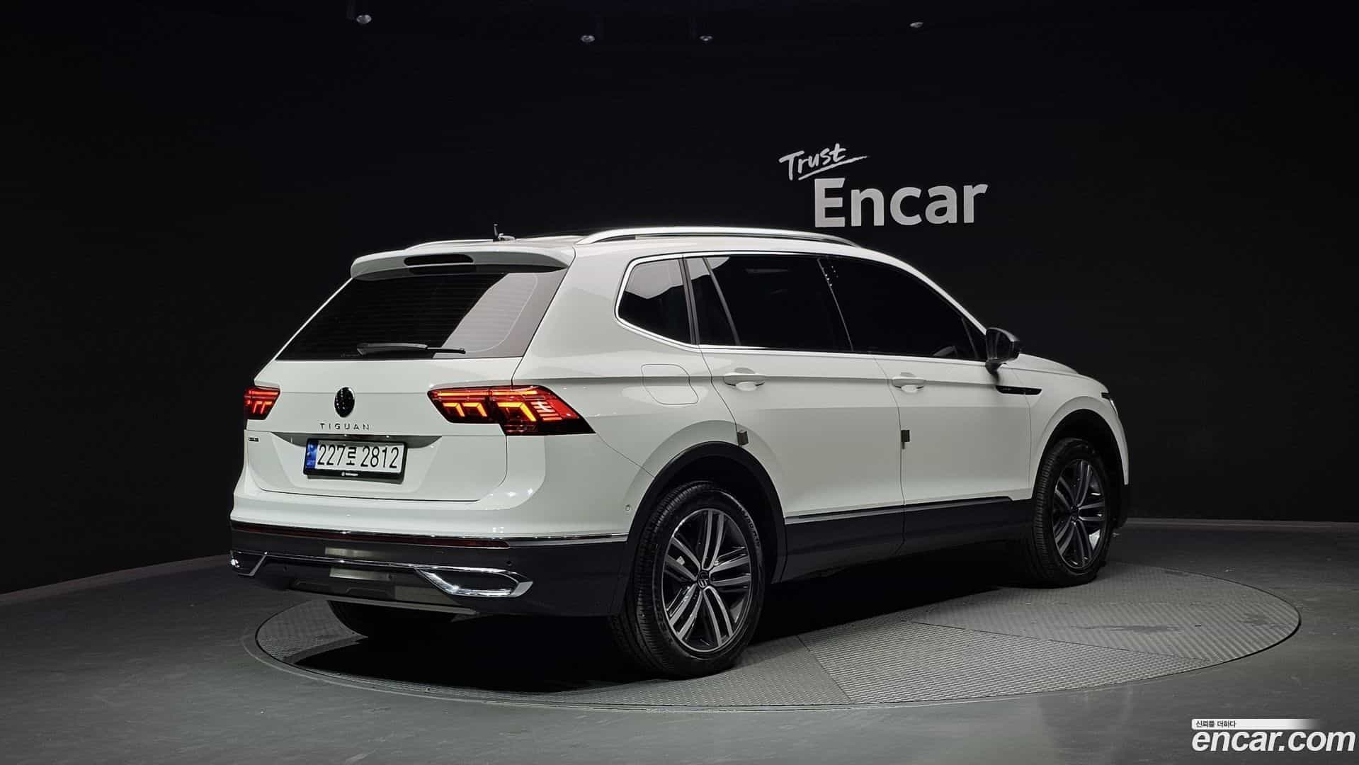 Tiguan Volkswagen 2023.10-OUTER-002