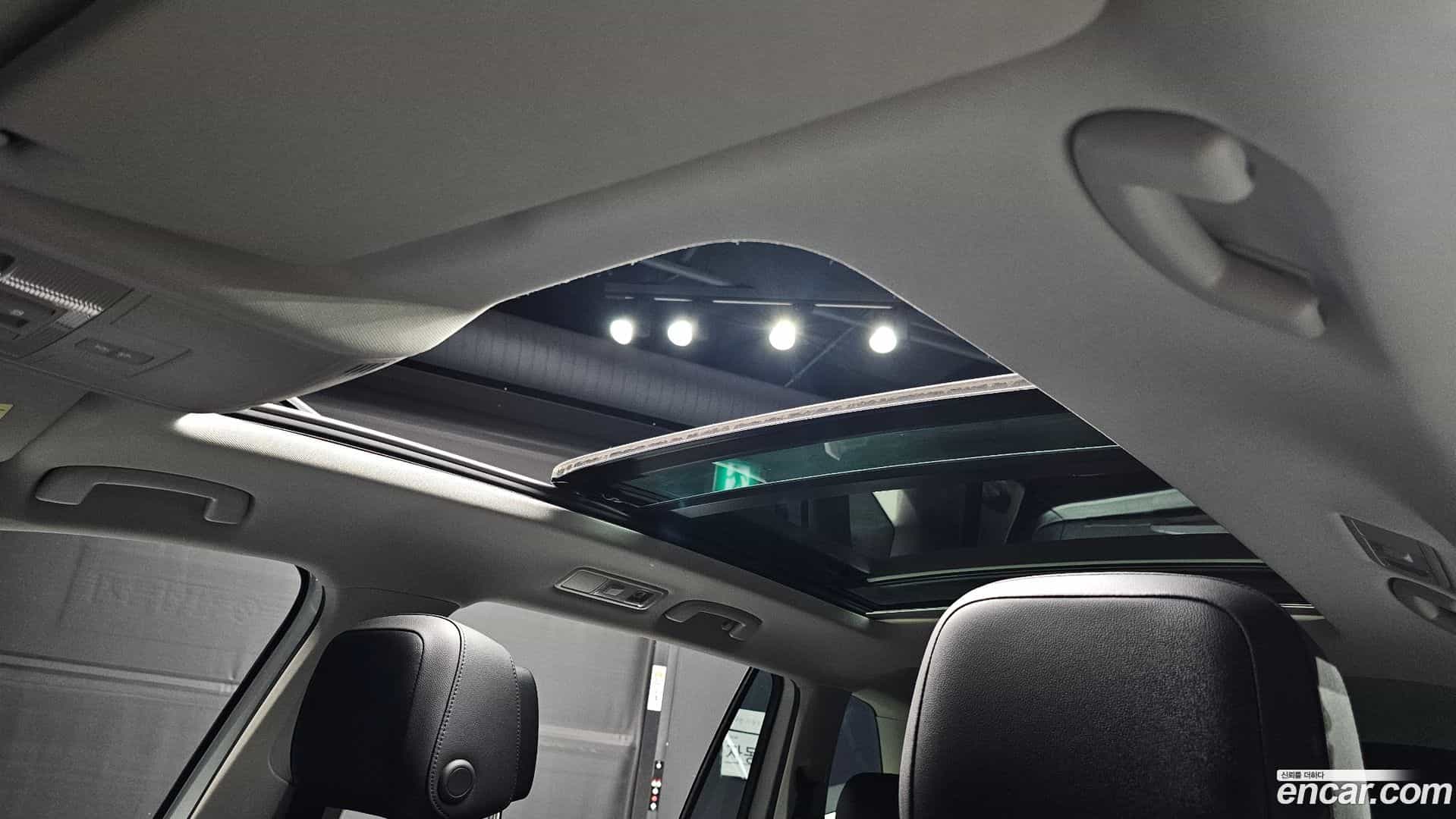 Tiguan Volkswagen 2023.10-OPTION-022