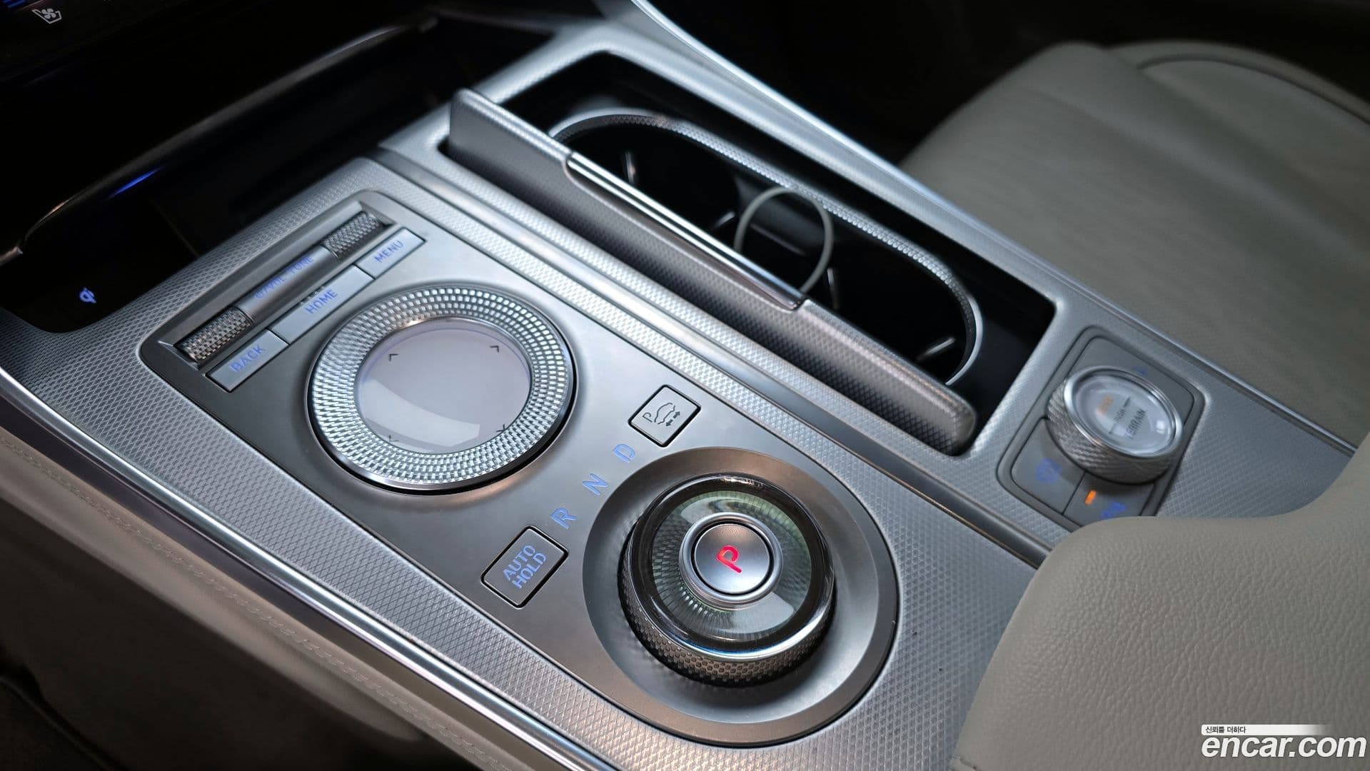 Main__Slider__Photo:GV80 Genesis 2020.7-8