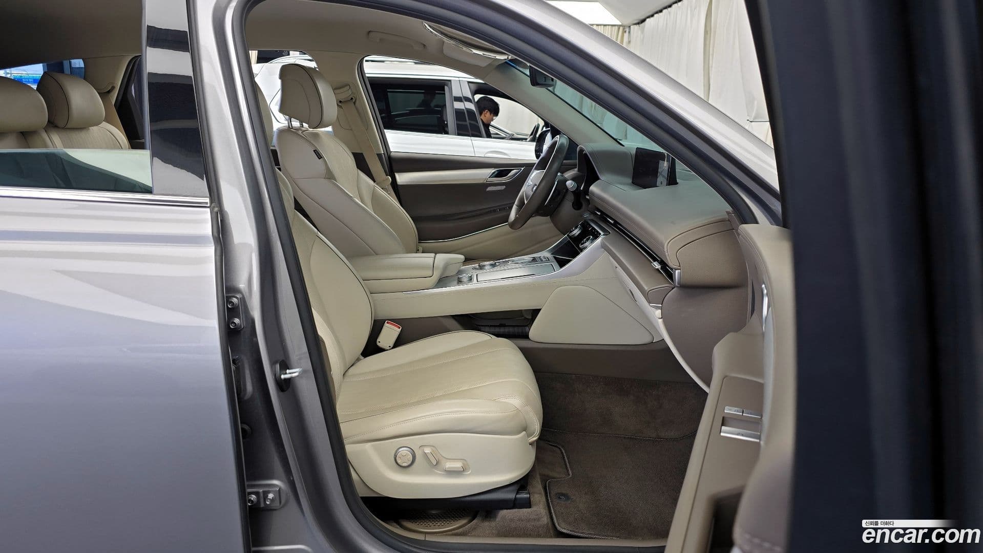 Main__Slider__Photo:GV80 Genesis 2020.7-10