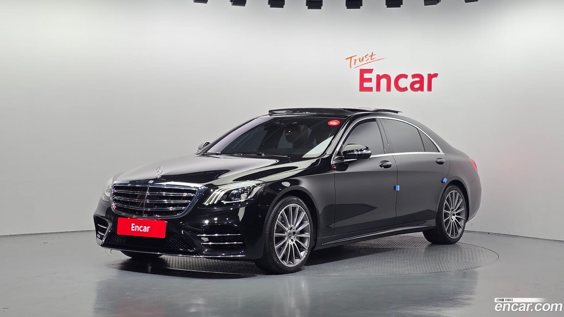 Main__Slider__Photo:S-Class Mercedes-Benz 2018.3-0