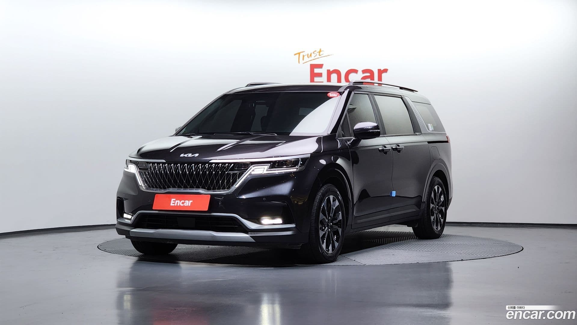 Main__Slider__Photo:Canival Kia 2023.10-0