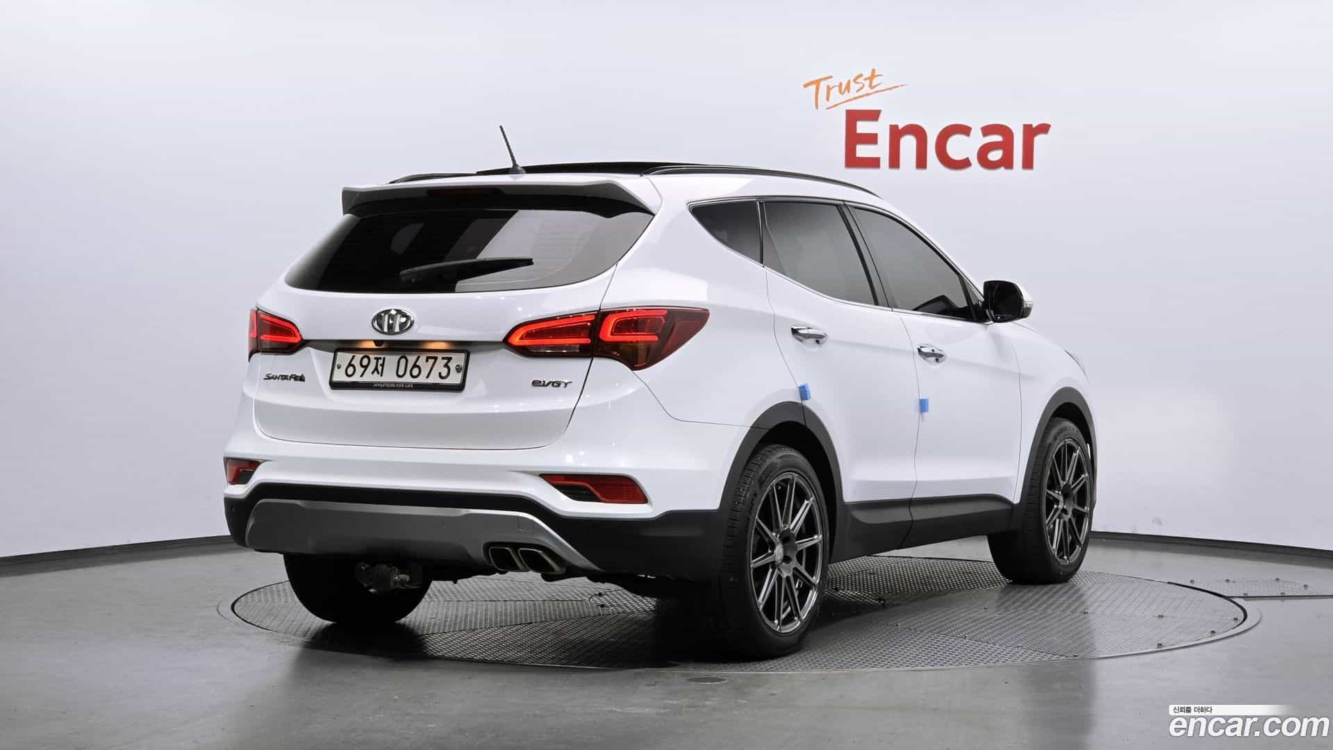 Santafe Hyundai 2016.5-OUTER-002