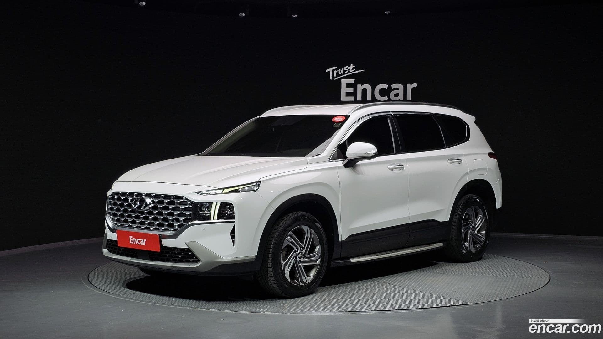 Main__Slider__Photo:Santafe Hyundai 2021.4-0