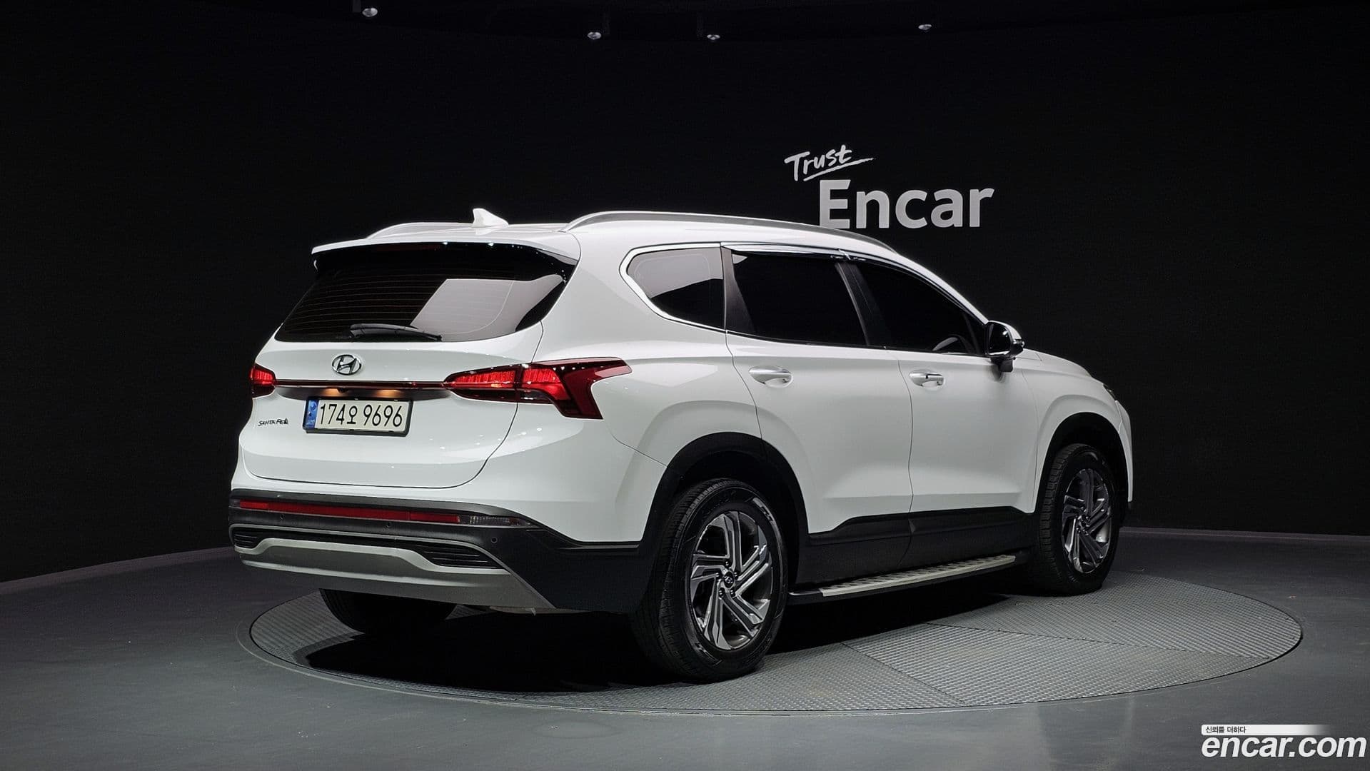 Main__Slider__Photo:Santafe Hyundai 2021.4-1