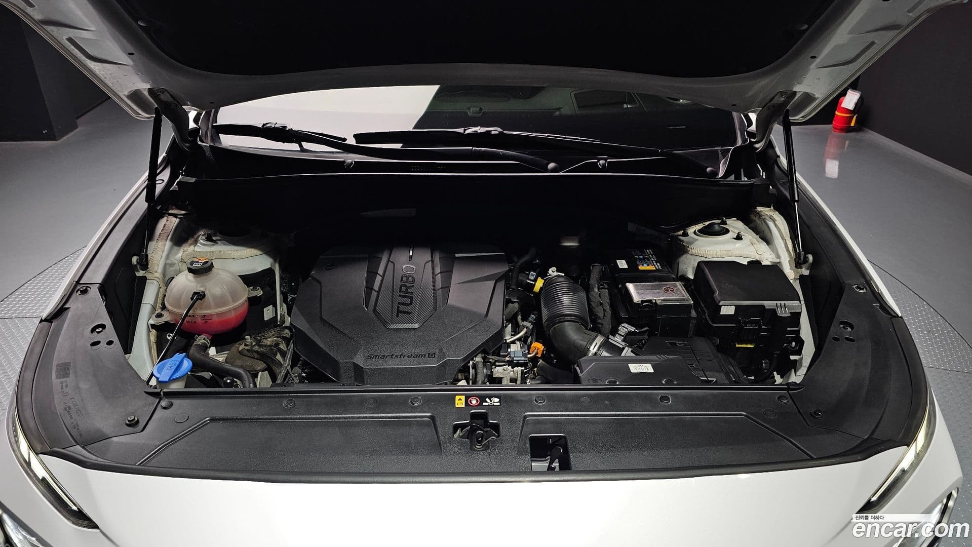 Main__Slider__Photo:Santafe Hyundai 2021.4-5