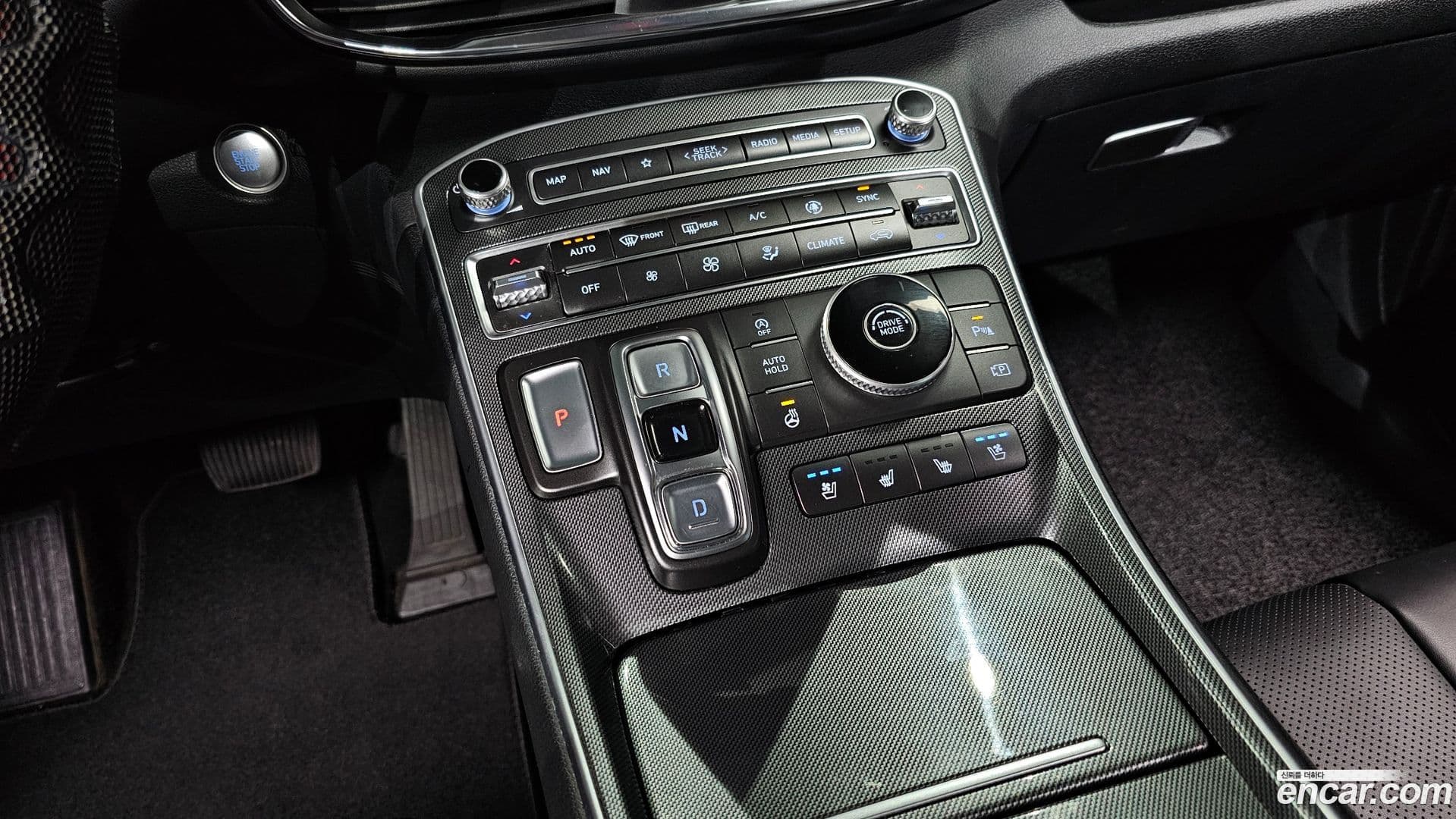 Main__Slider__Photo:Santafe Hyundai 2021.4-8