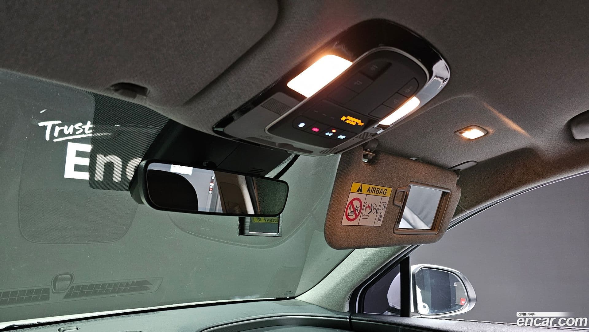 Main__Slider__Photo:Santafe Hyundai 2021.4-16
