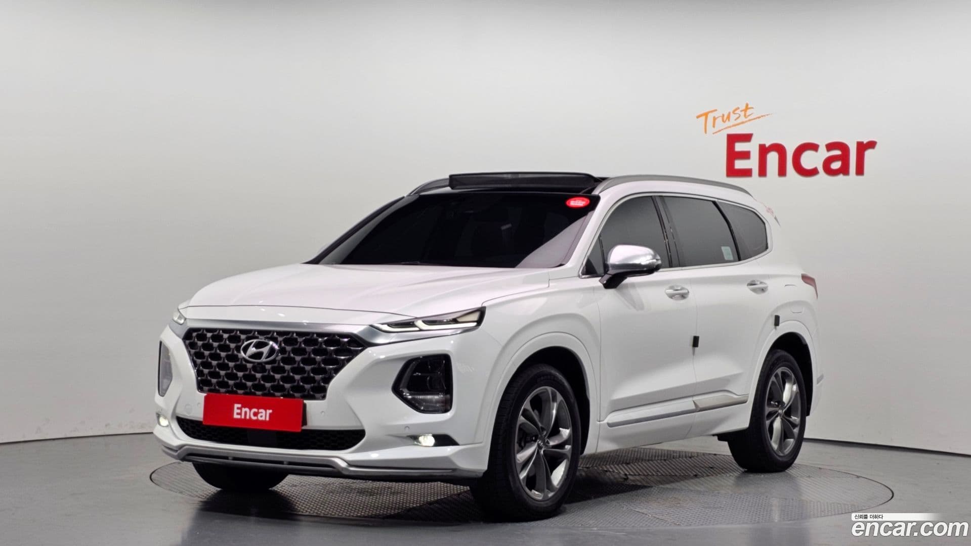 Main__Slider__Photo:Santafe Hyundai 2019.8-0