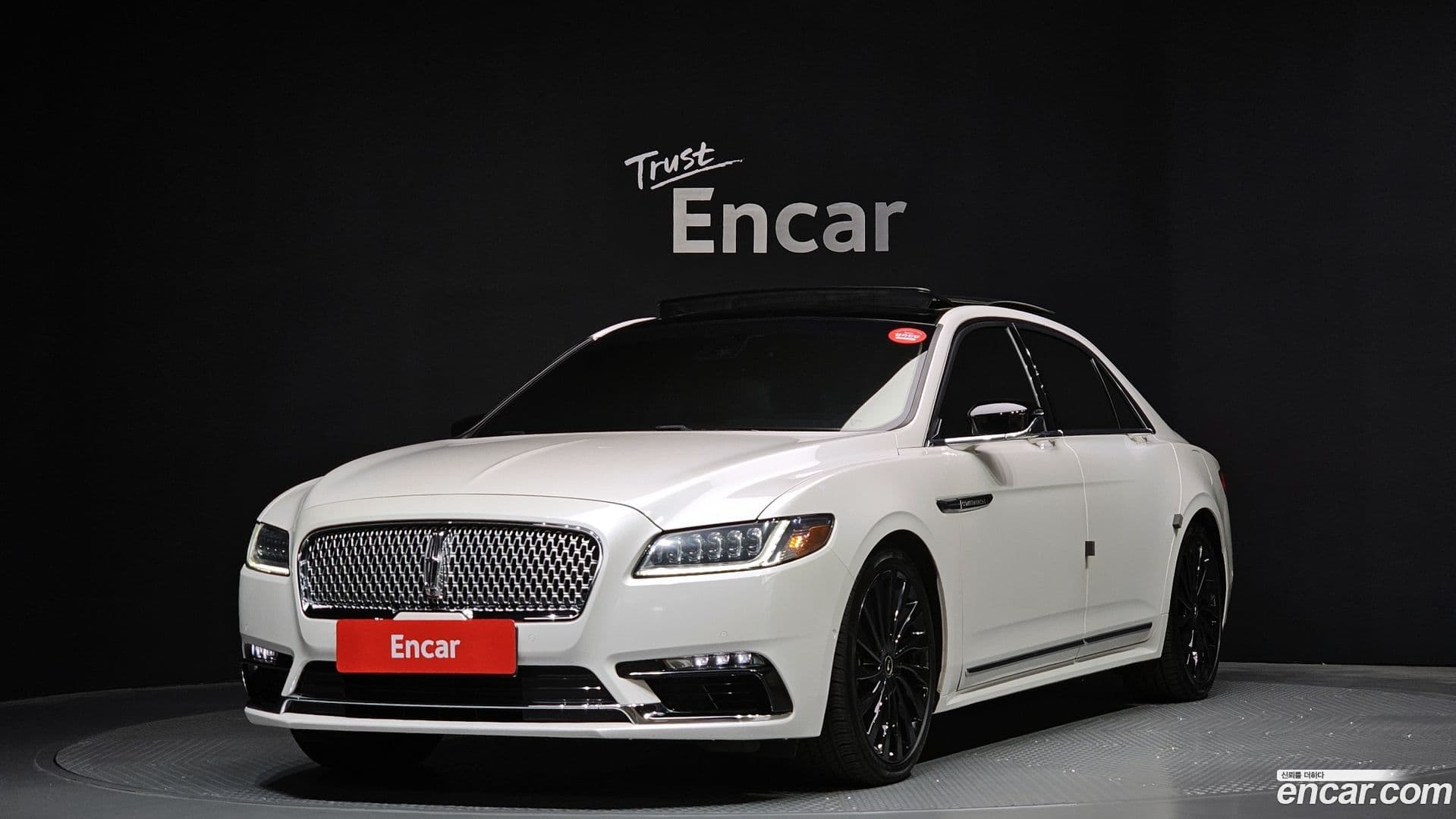 Main__Slider__Photo:Continental Lincoln 2018.11-0