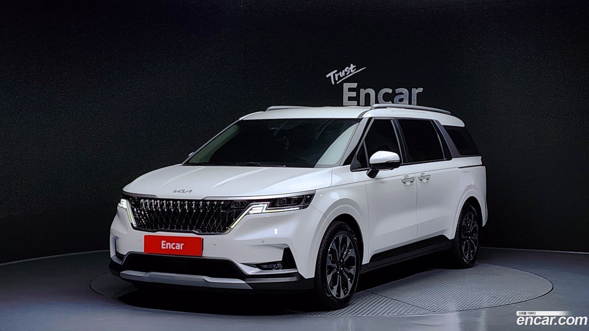Main__Slider__Photo:Canival Kia 2022.4-0