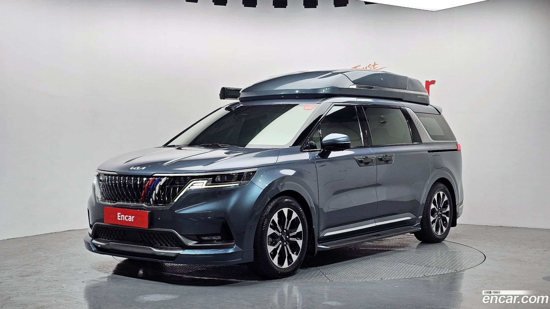 Main__Slider__Photo:Canival Kia 2021.9-0