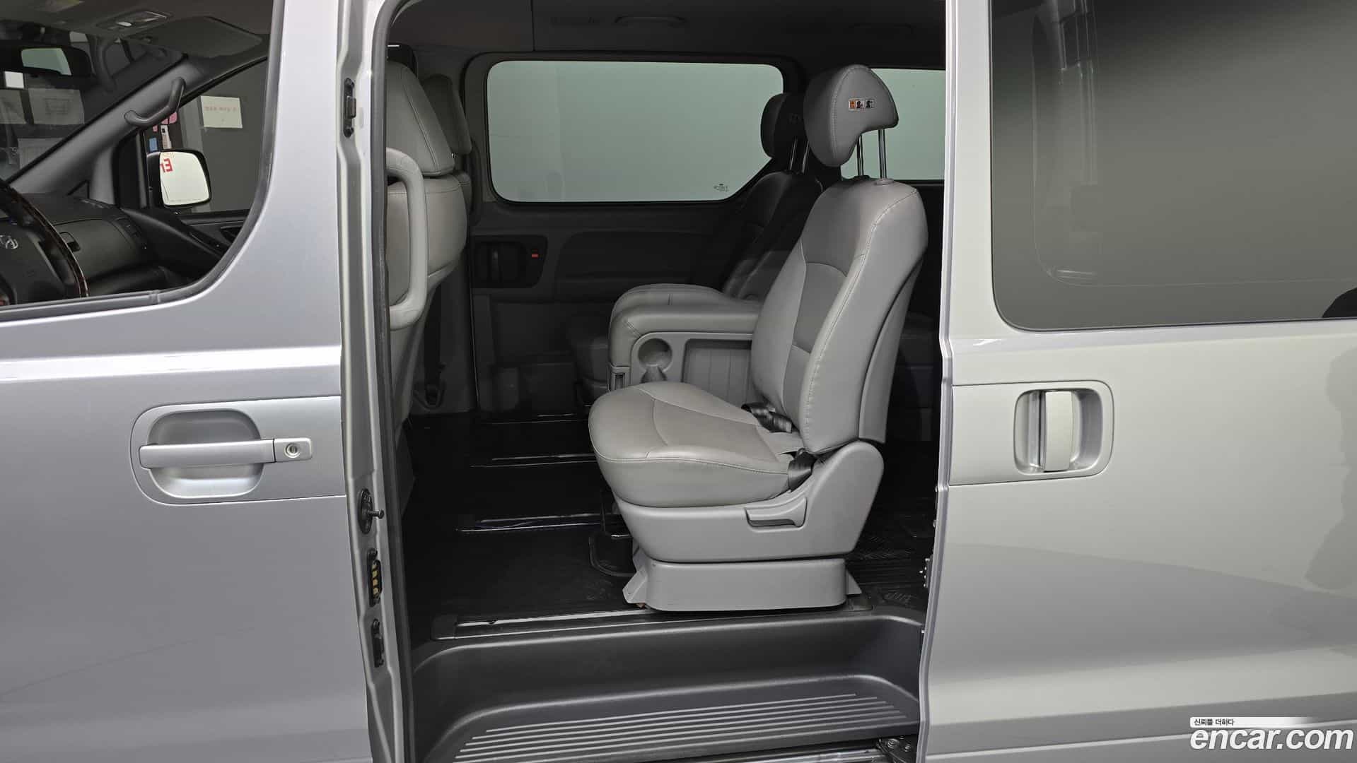 Starex Hyundai 2018.11-OPTION-015