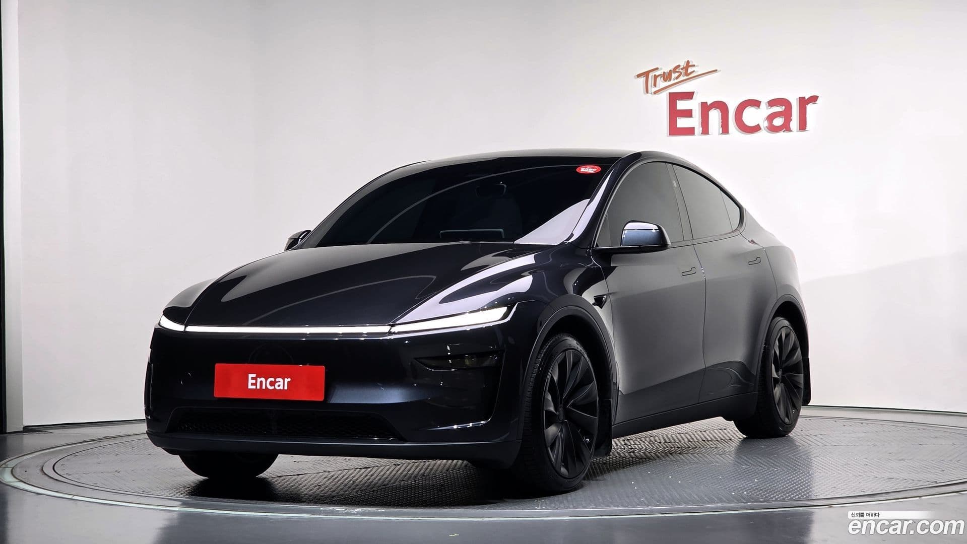 Main__Slider__Photo:Model Y Tesla 2025.5-0