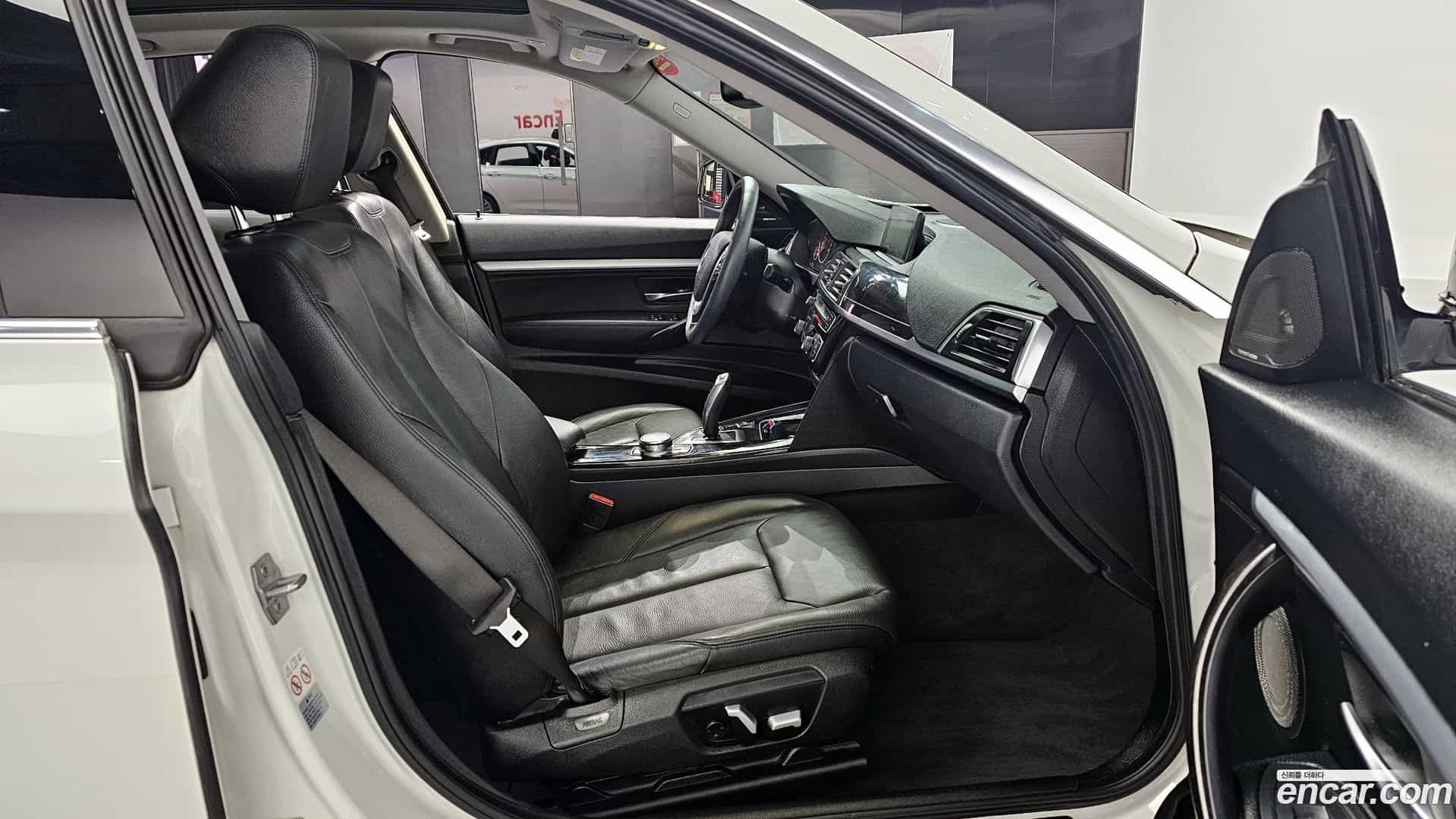 Gran Turismo BMW 2018.0-INNER-010