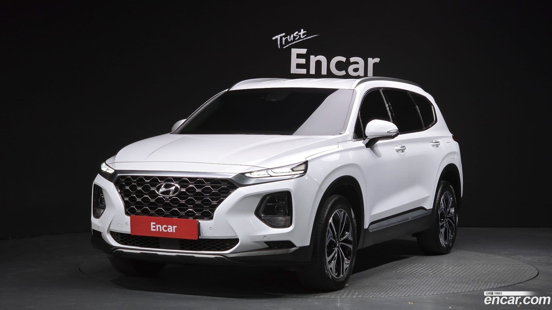Main__Slider__Photo:Santafe Hyundai 2019.5-0