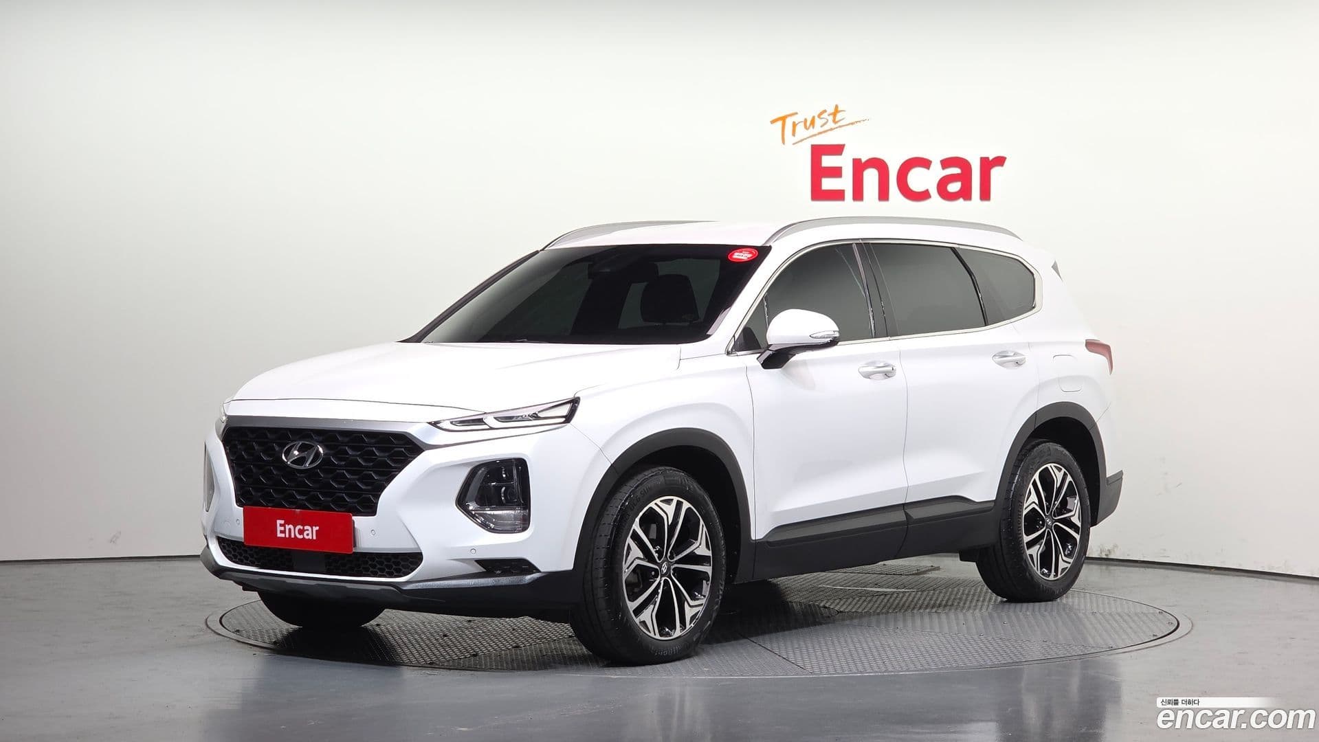Main__Slider__Photo:Santafe Hyundai 2018.4-0