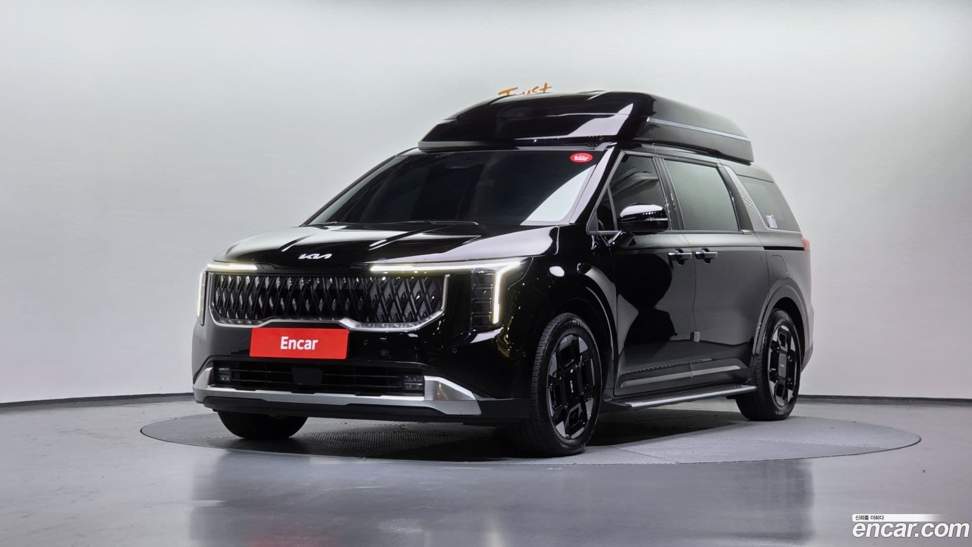 Main__Slider__Photo:Canival Kia 2024.7-0