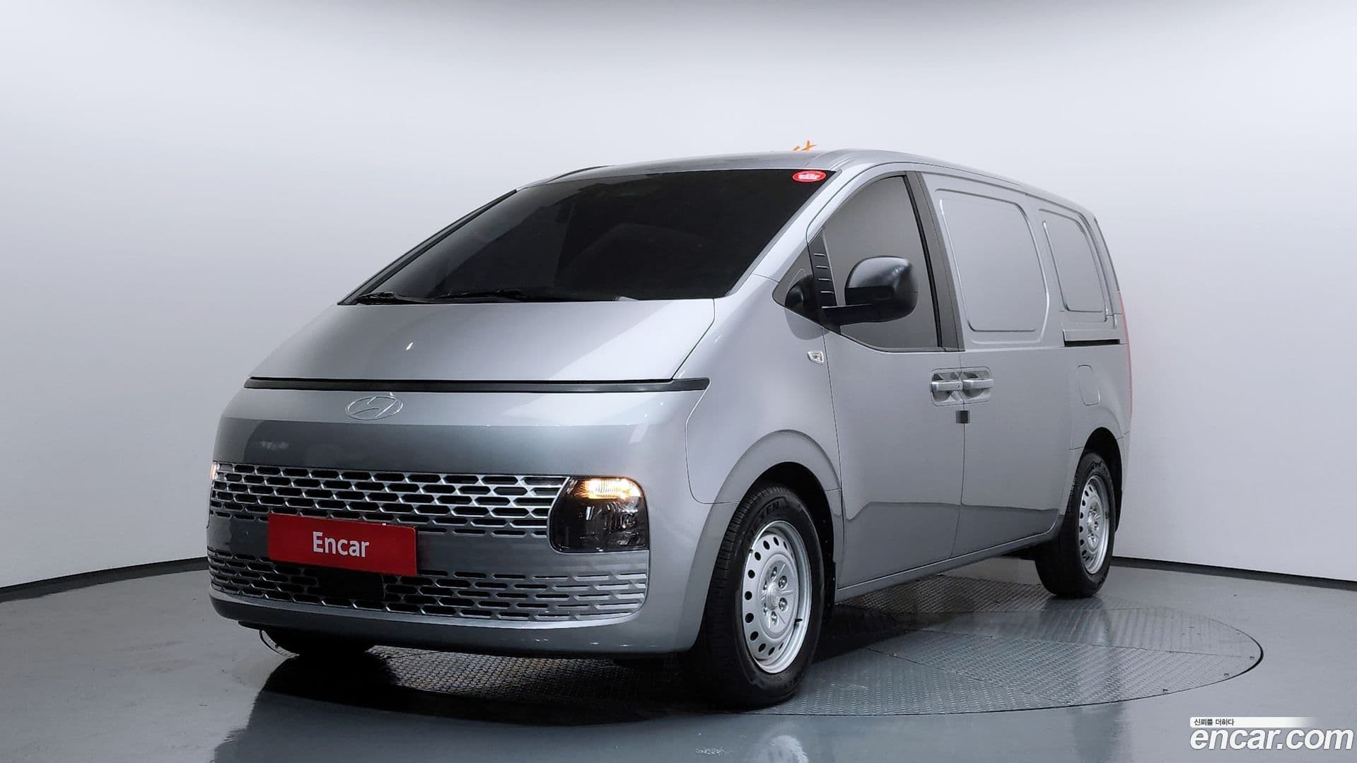 Main__Slider__Photo:Staria Hyundai 2024.8-0