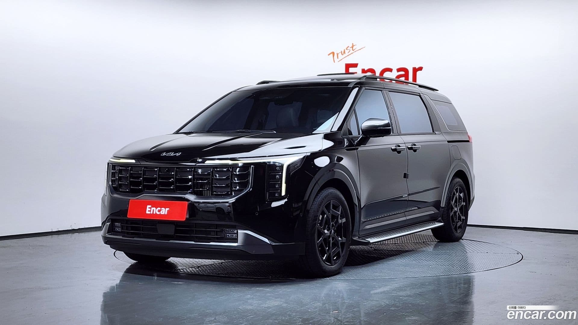Main__Slider__Photo:Canival Kia 2024.1-0