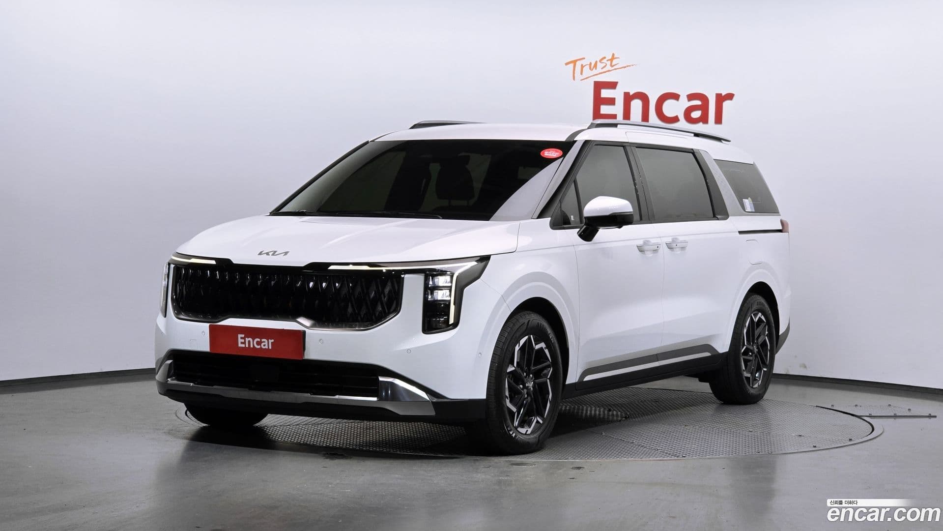 Main__Slider__Photo:Canival Kia 2025.0-0