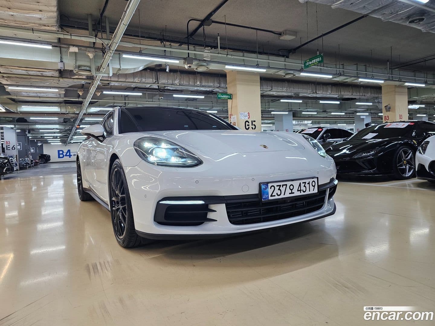 Main__Slider__Photo:Panamera Porsche 2018.0-0