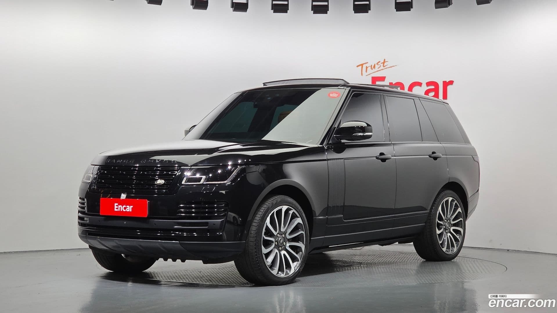 Main__Slider__Photo:Range Rover Land Rover 2019.0-0