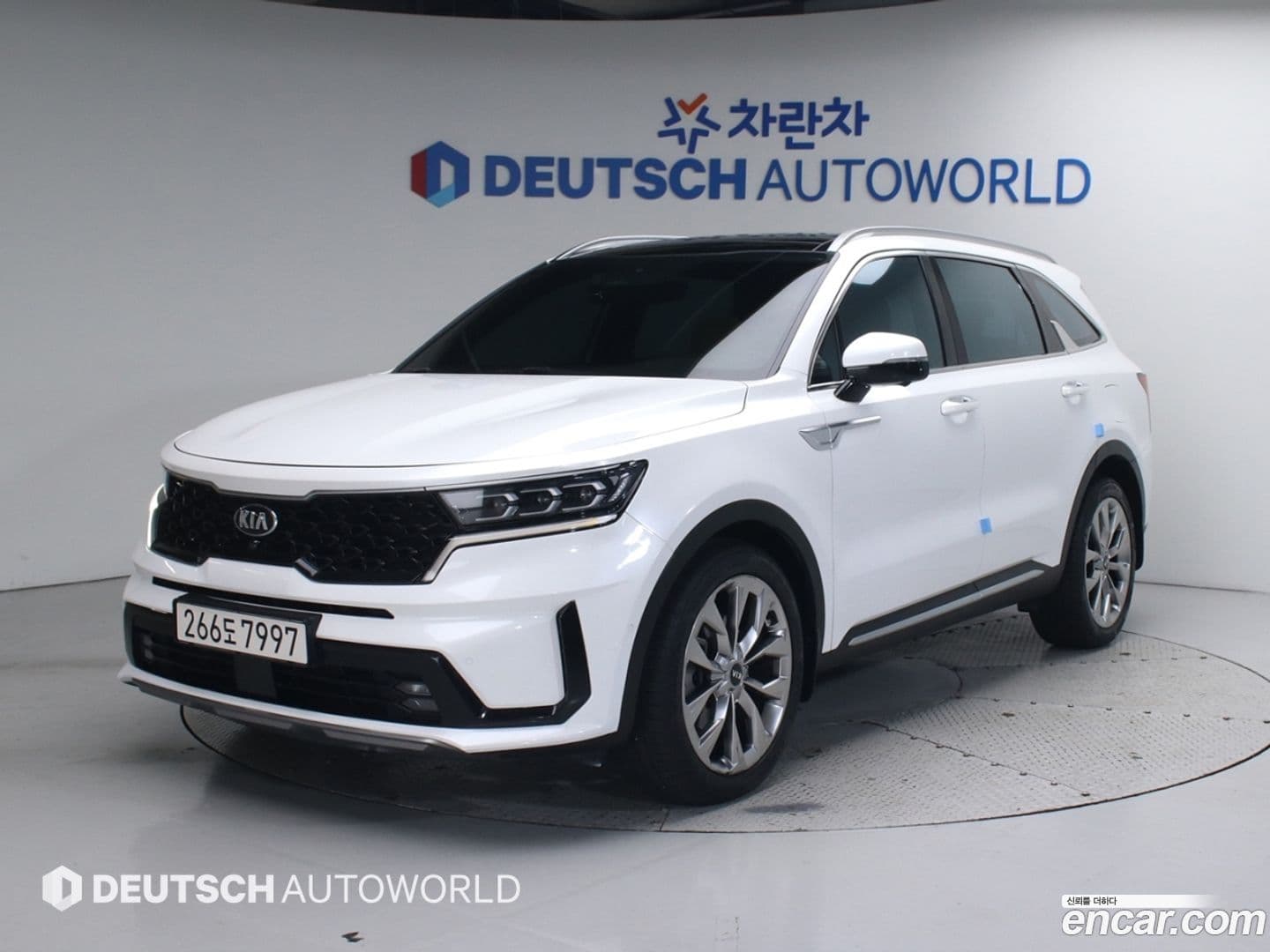 Main__Slider__Photo:Sorento Kia 2021.0-0