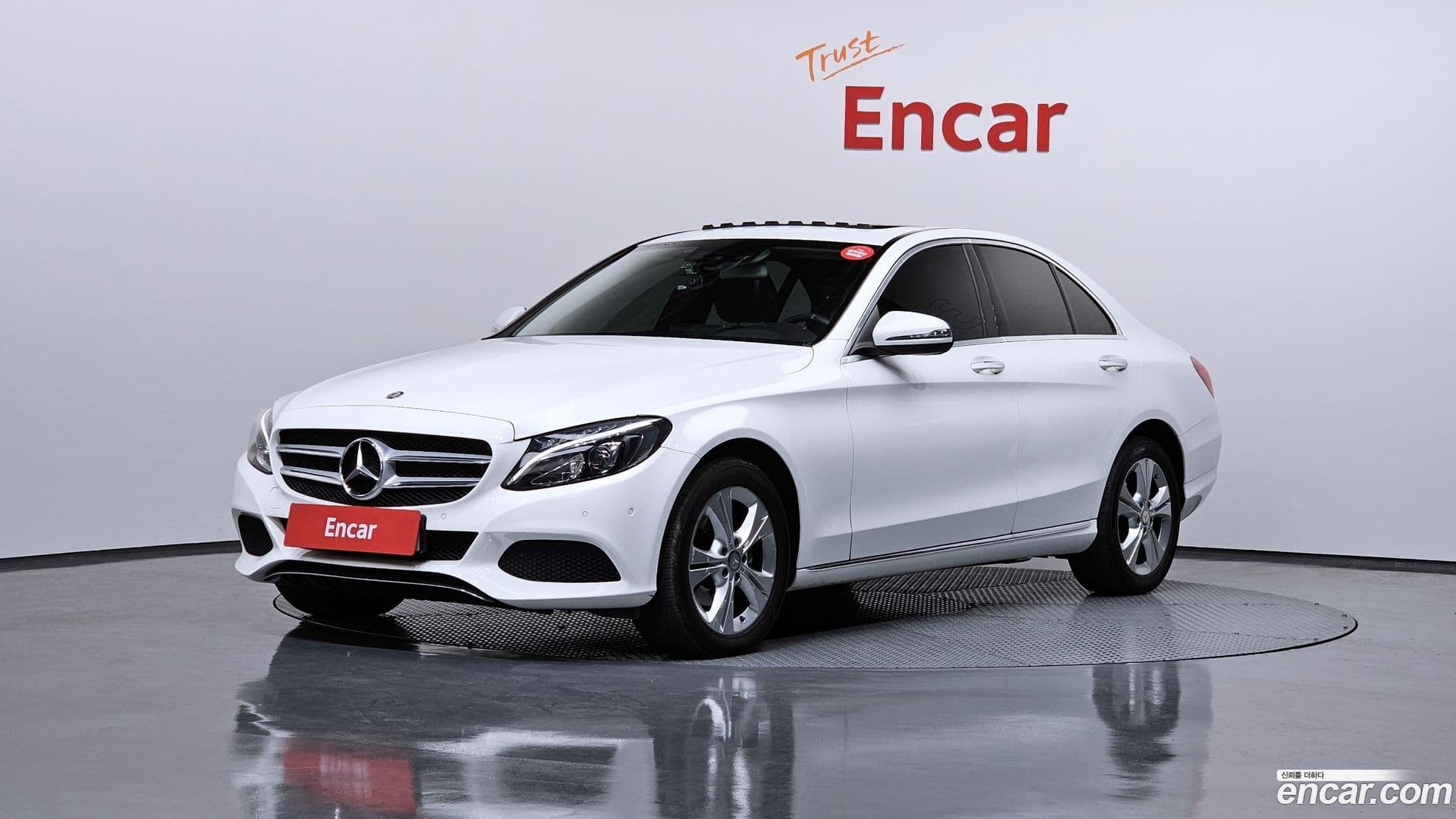Main__Slider__Photo:C-Class Mercedes-Benz 2015.10-0