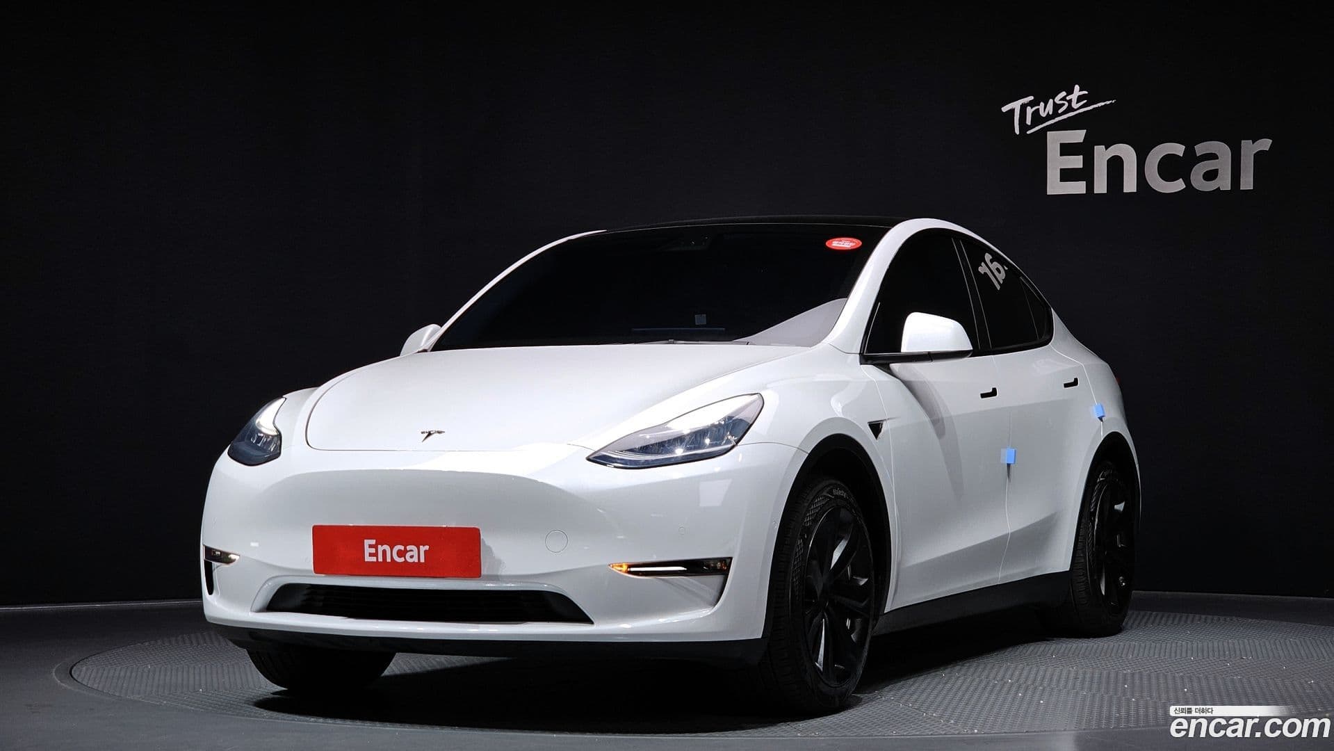 Main__Slider__Photo:Model Y Tesla 2021.5-0