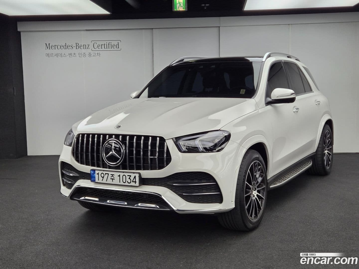 Main__Slider__Photo:GLE-Class Mercedes-Benz 2023.6-0