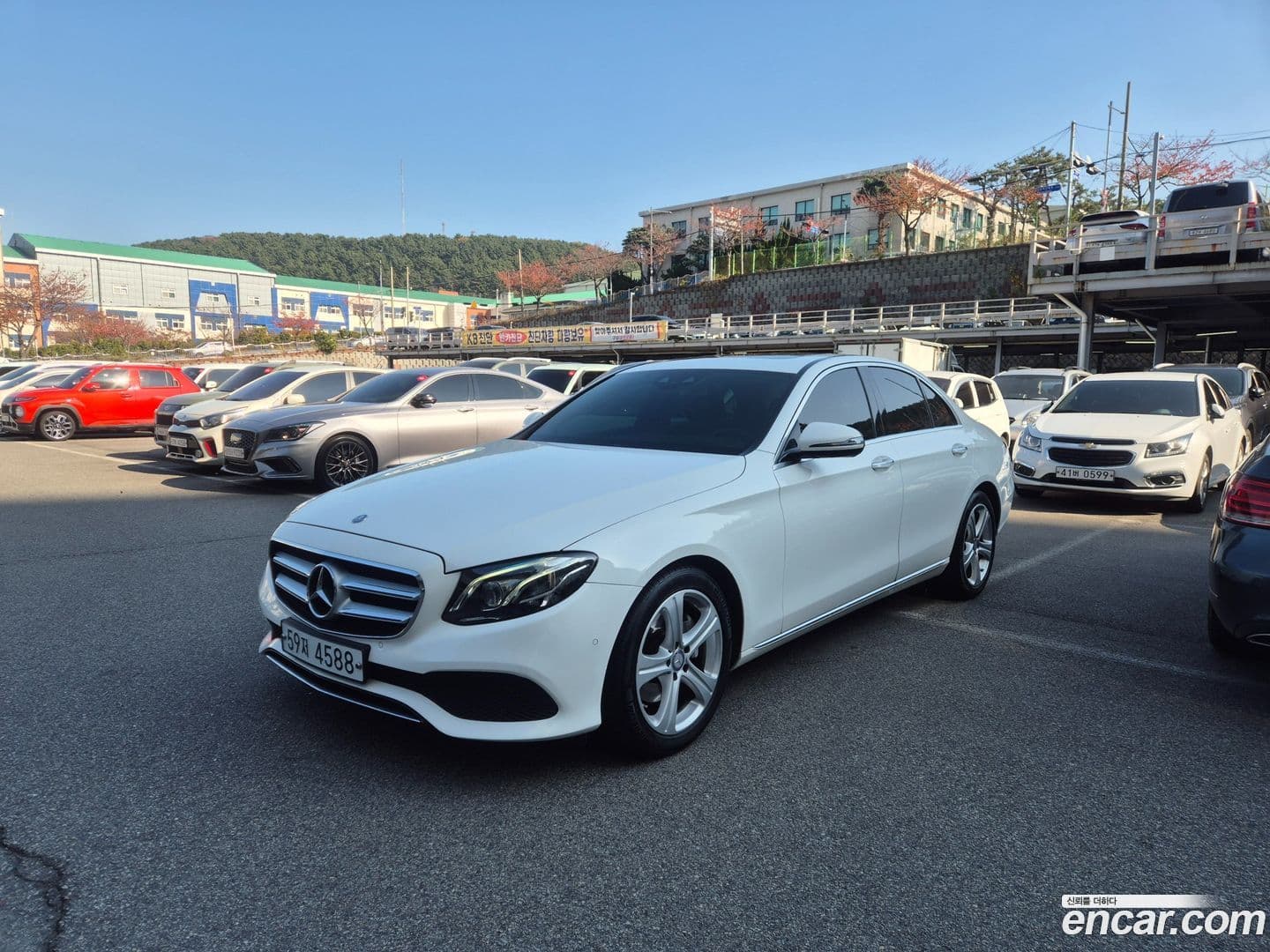 Main__Slider__Photo:E-Class Mercedes-Benz 2016.11-0