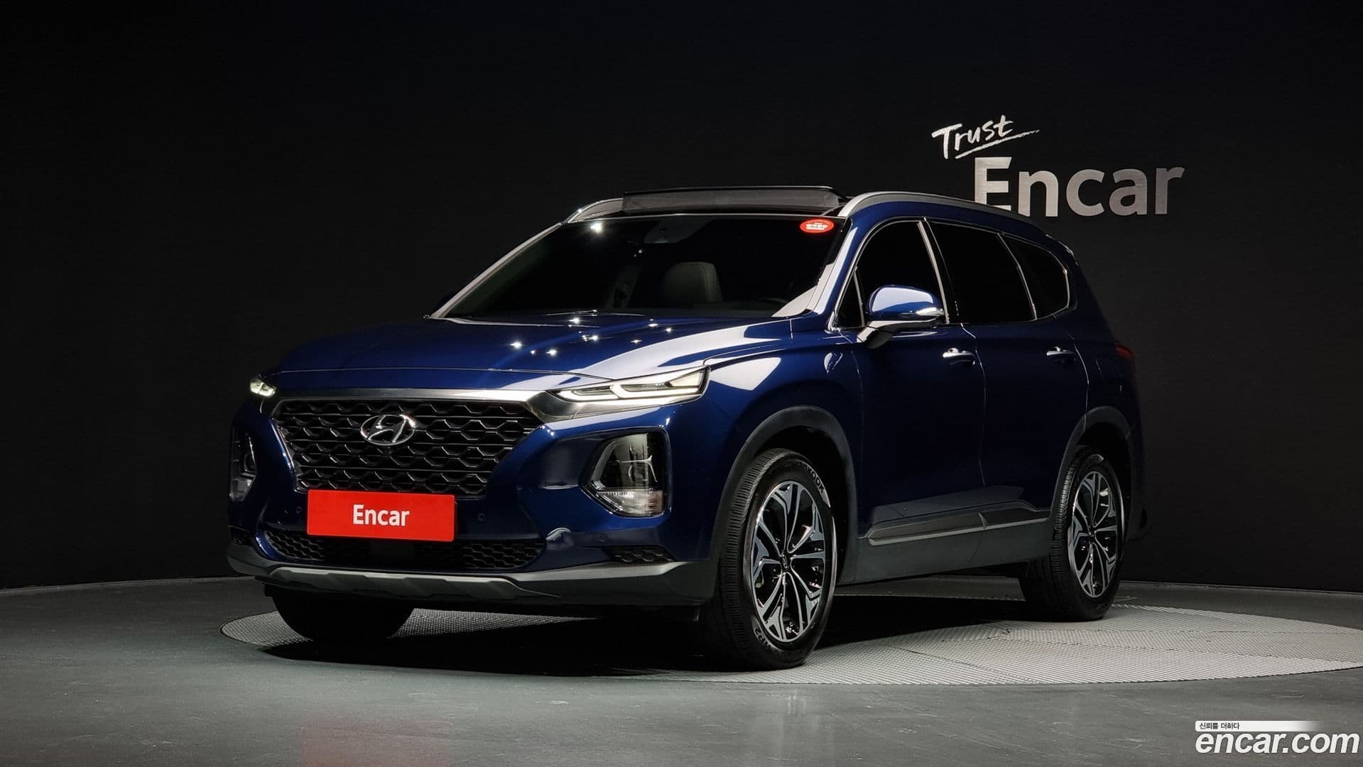 Main__Slider__Photo:Santafe Hyundai 2018.3-0