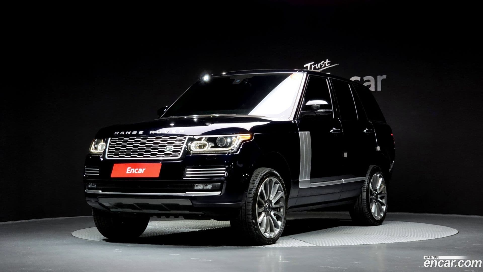 Main__Slider__Photo:Range Rover Land Rover 2016.8-0