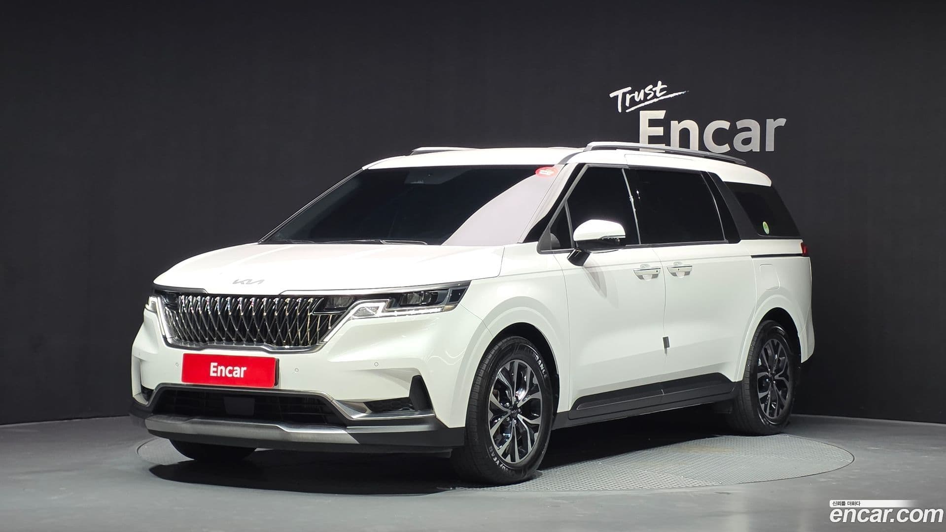 Main__Slider__Photo:Canival Kia 2022.9-0