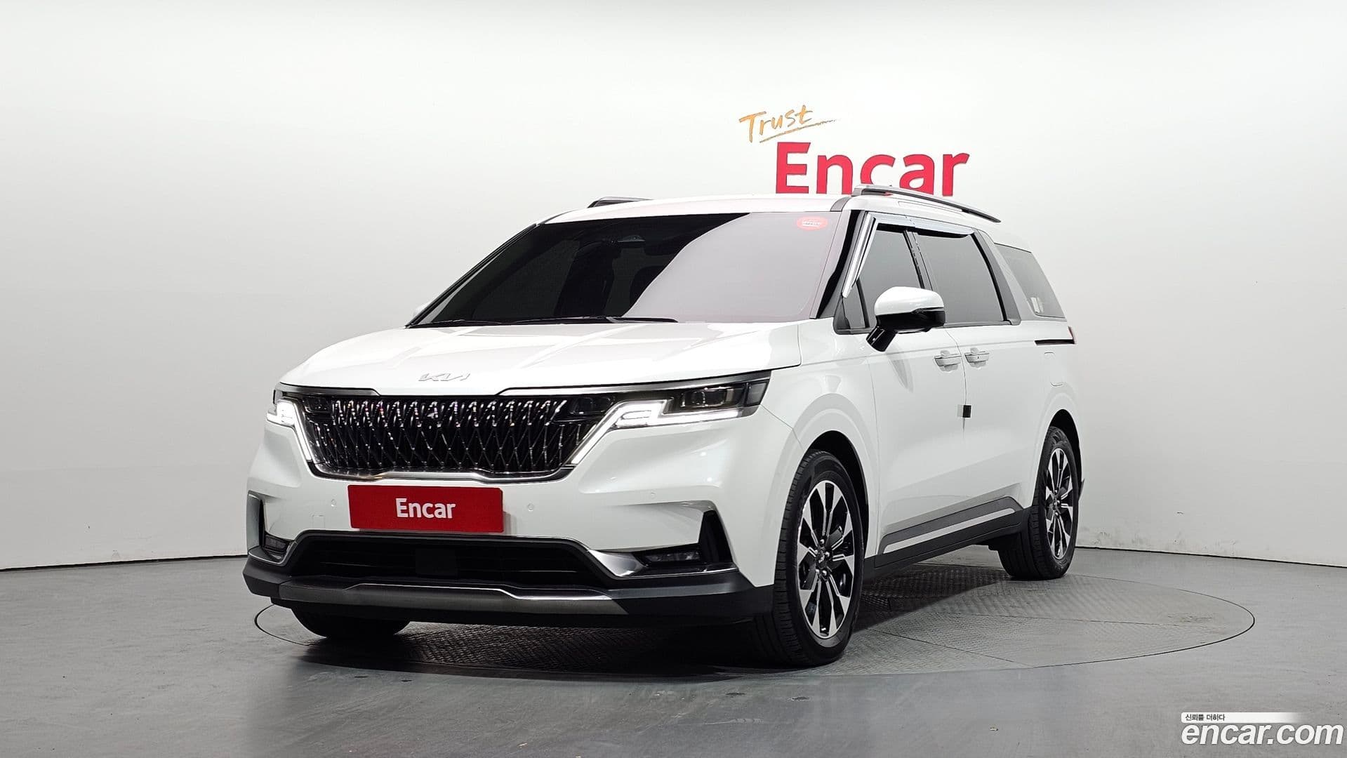 Main__Slider__Photo:Canival Kia 2022.8-0