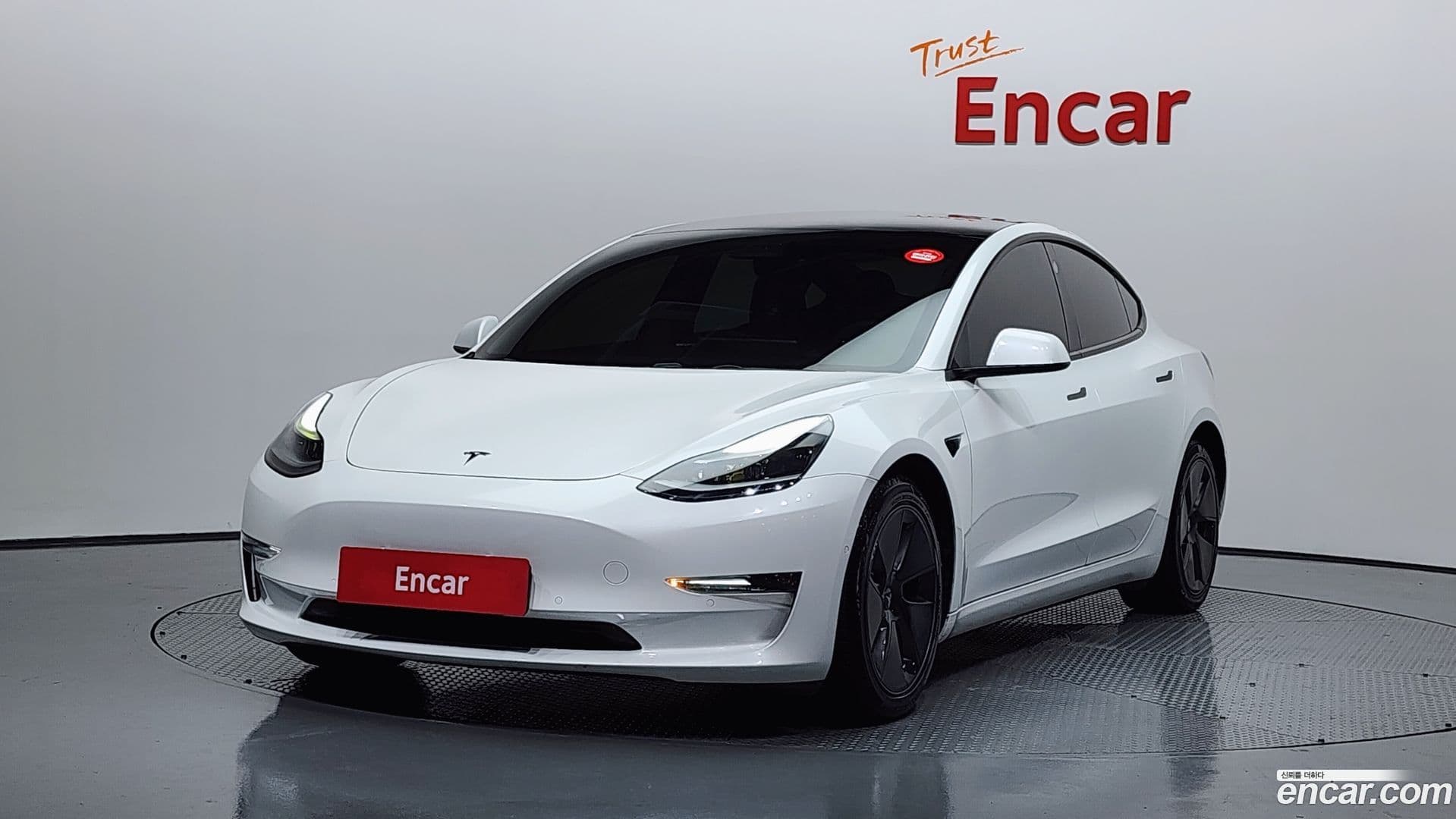 Main__Slider__Photo:Model 3 Tesla 2021.7-0