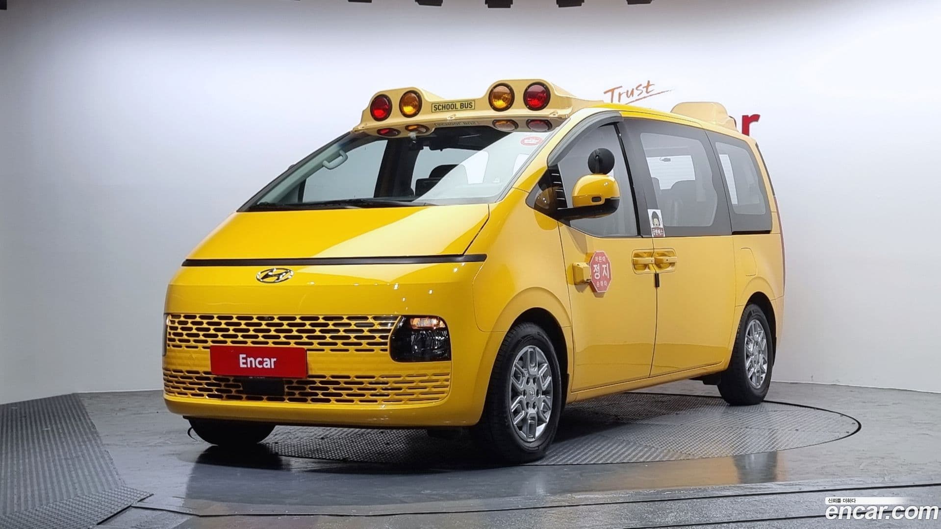 Main__Slider__Photo:Staria Hyundai 2021.11-0