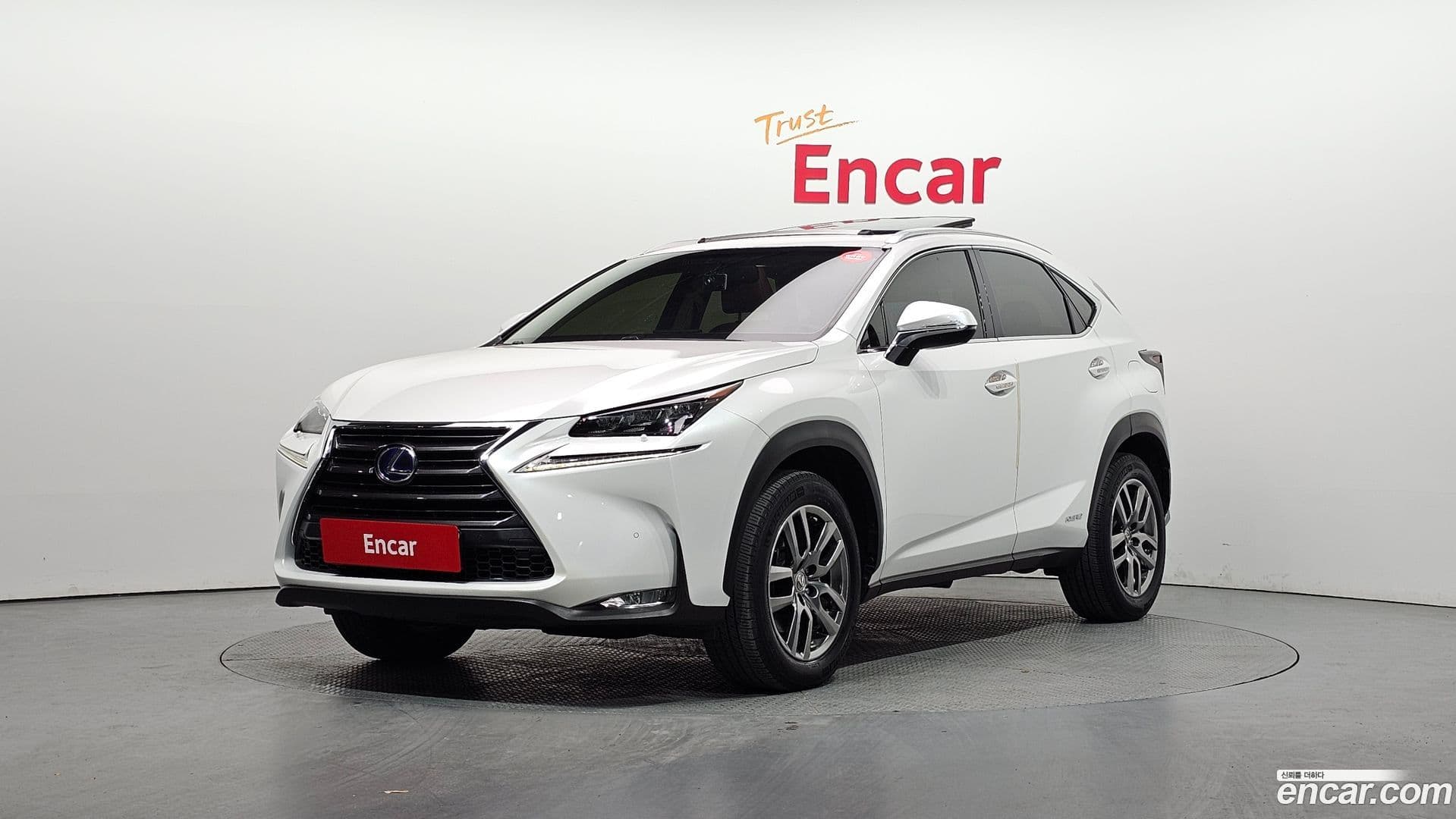 Main__Slider__Photo:NX Lexus 2016.5-0