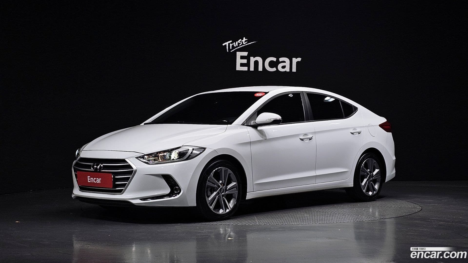Main__Slider__Photo:AVANTE Hyundai 2017.10-0