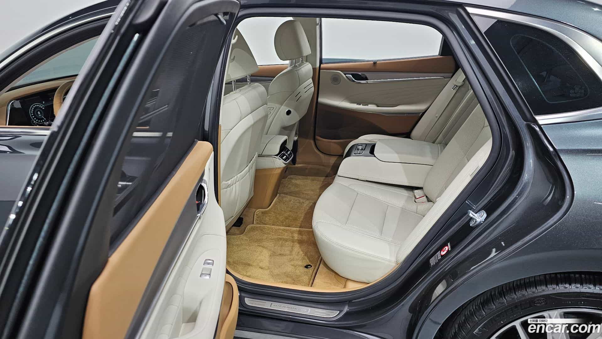 Grandeur Hyundai 2022.6-OPTION-016