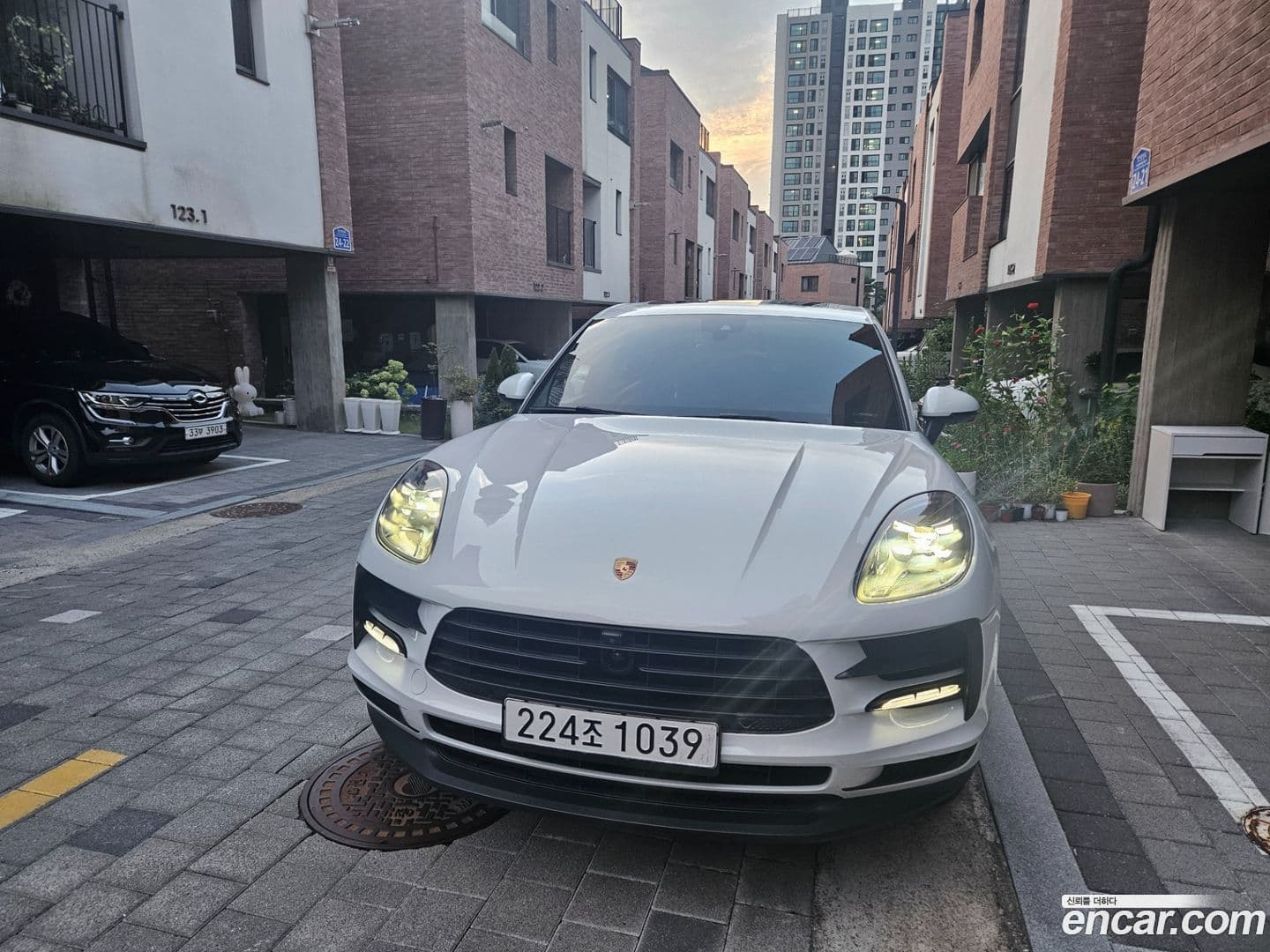 Main__Slider__Photo:Macan Porsche 2019.11-0