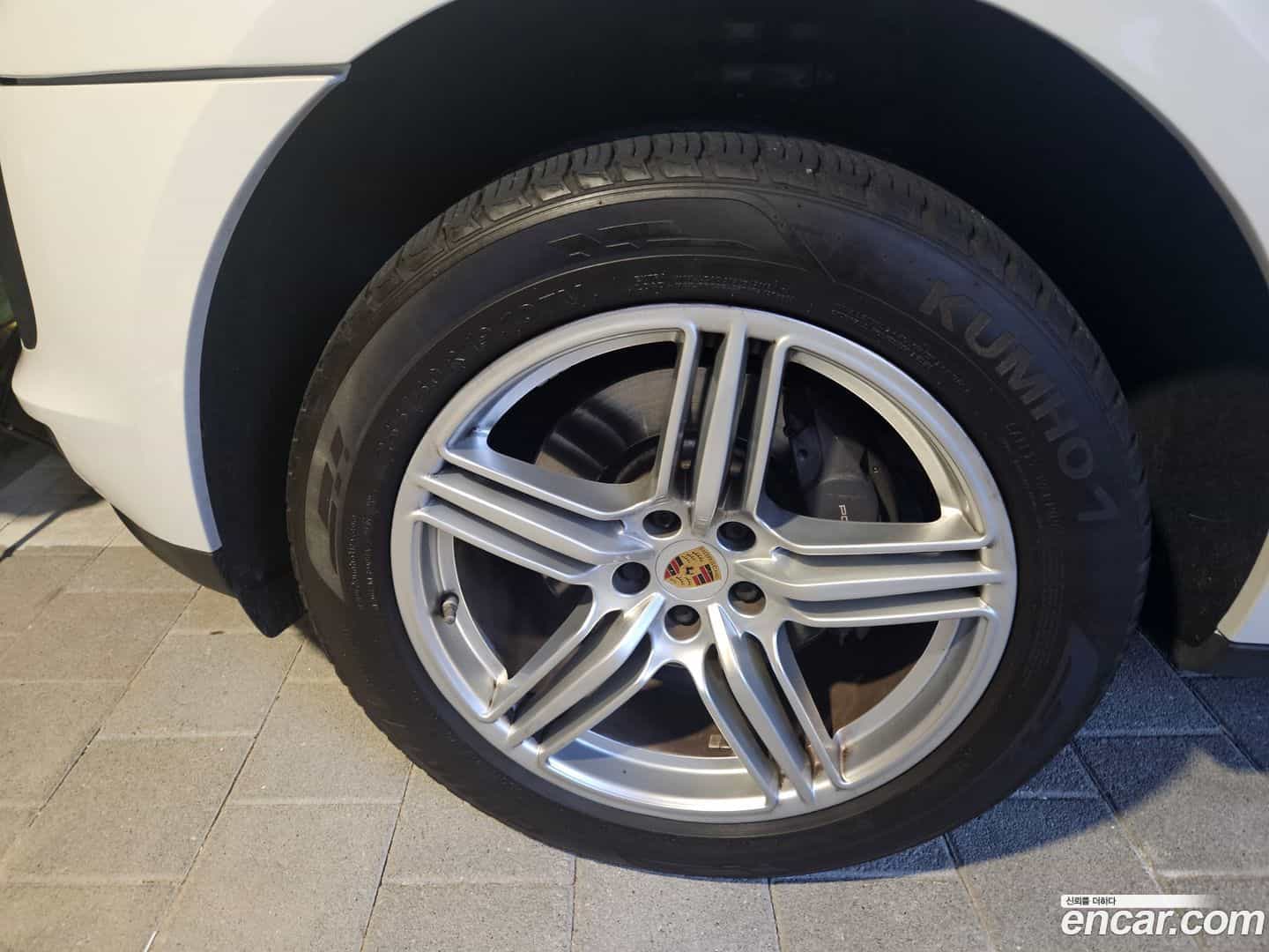 Macan Porsche 2019.11-OPTION-015