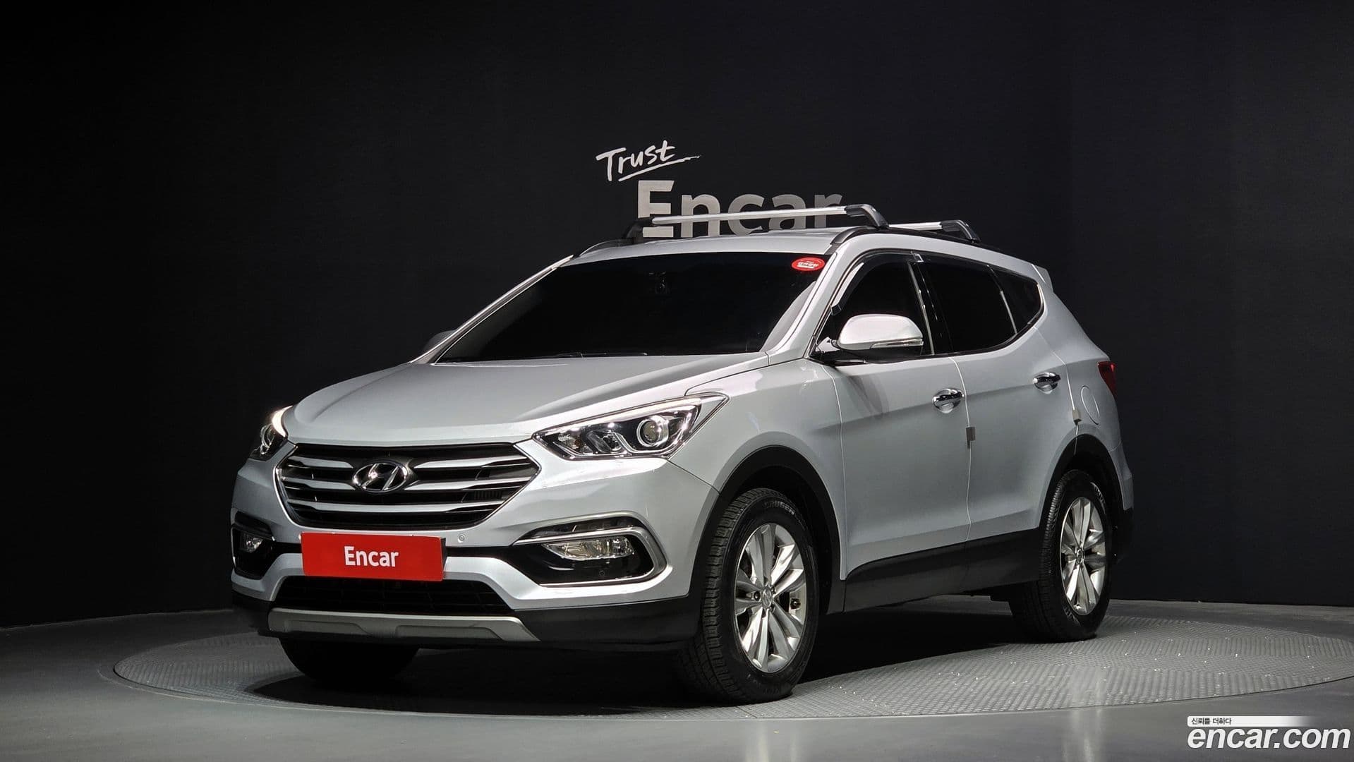 Main__Slider__Photo:Santafe Hyundai 2016.4-0