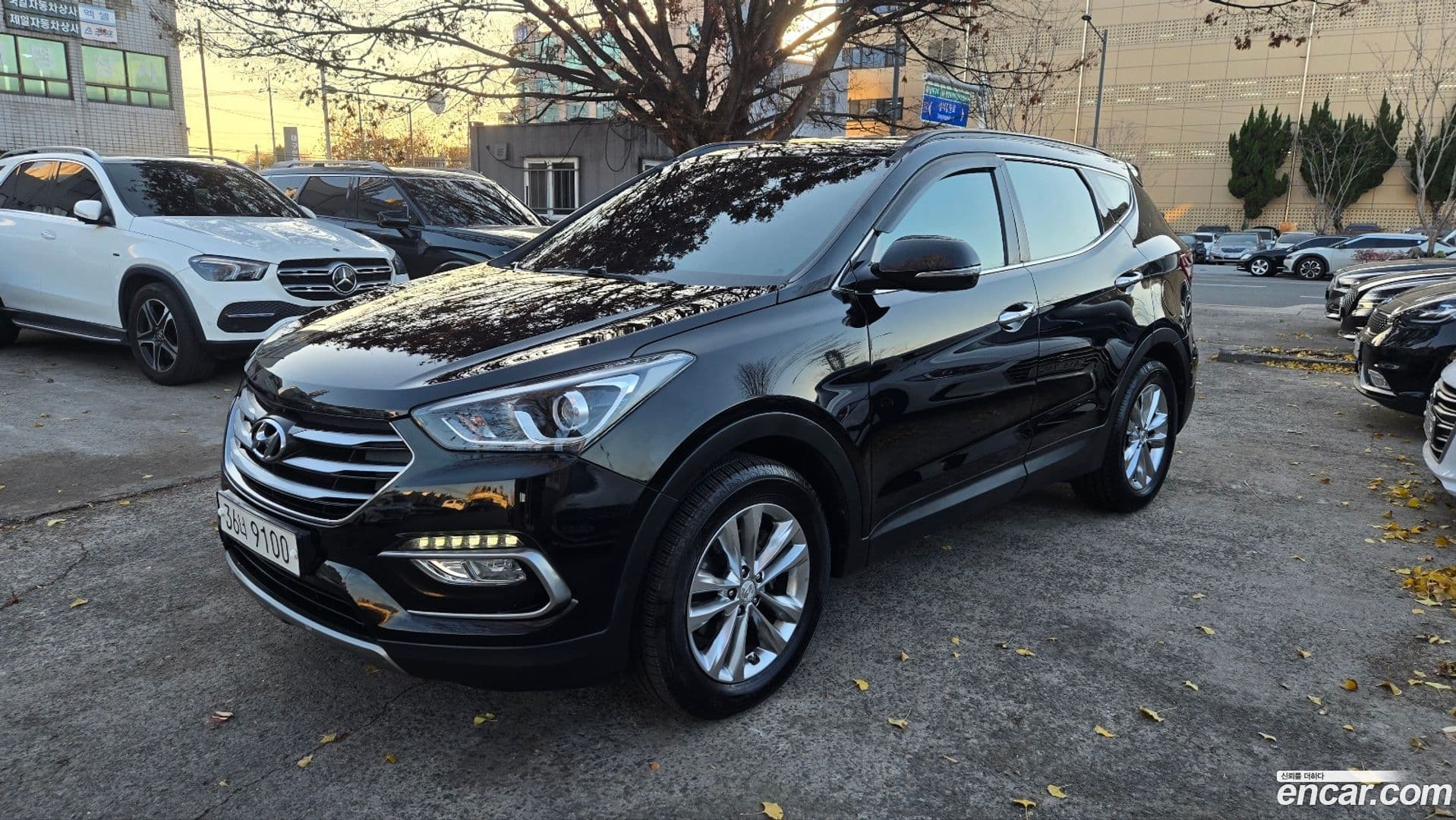 Main__Slider__Photo:Santafe Hyundai 2017.0-0