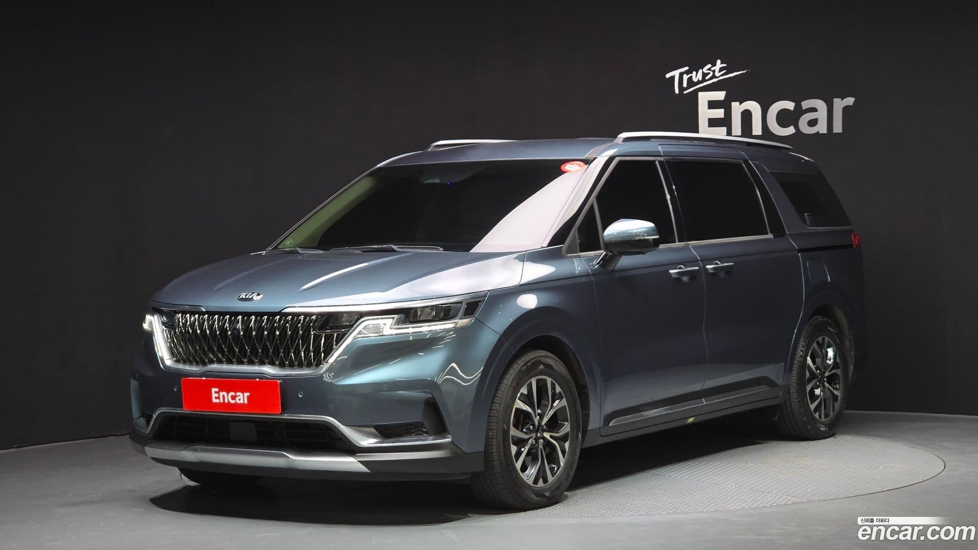 Main__Slider__Photo:Canival Kia 2020.9-0
