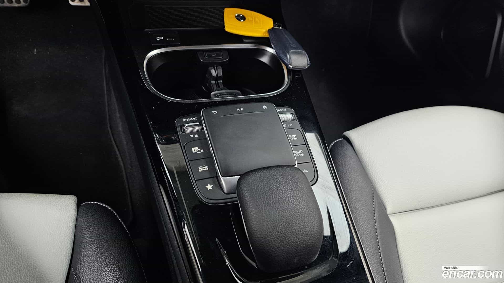 CLA-Class Mercedes-Benz 2020.3-OPTION-021